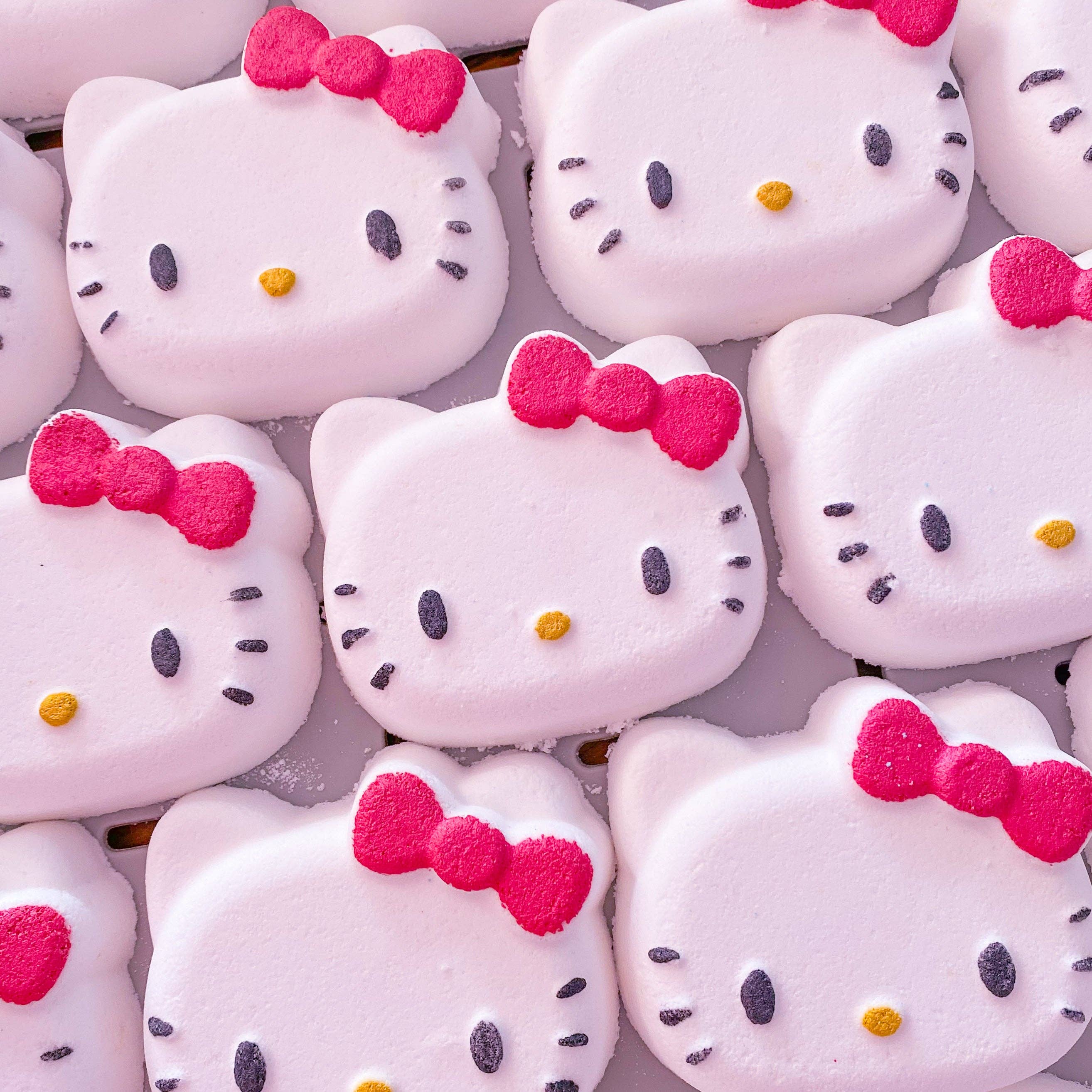 Cute Kitty Bath Bomb – Strawberry Melon Scent, Vegan & Cruelty Free - REGN