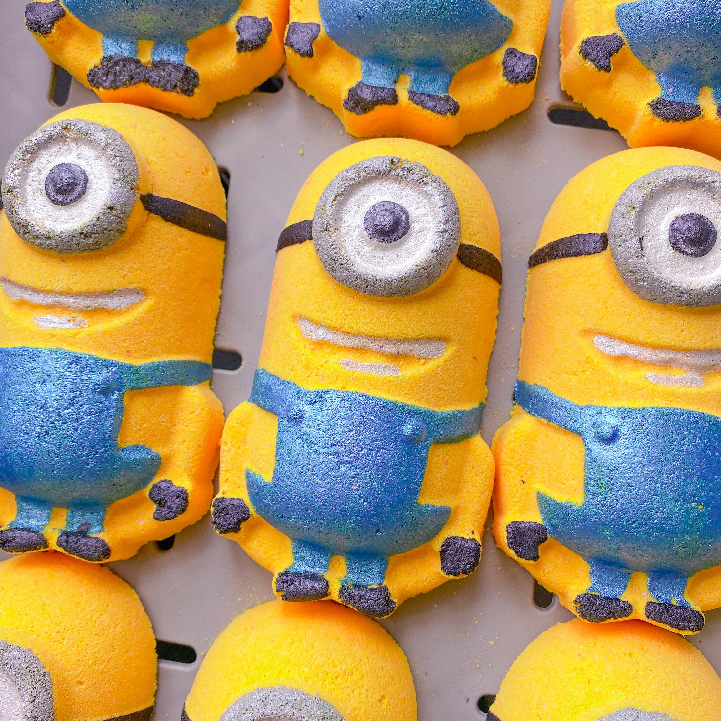 Little Yellow Guy Bath Bomb – Dragonfruit, Guava & Papaya Scent - REGN