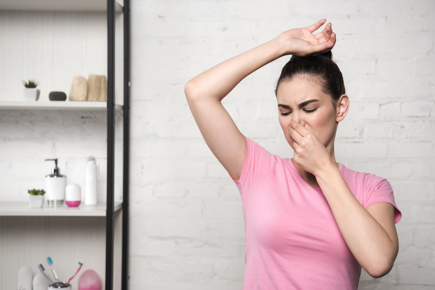 Why Do Clothes Smell Like BO After Washing and How to Fix It - REGN