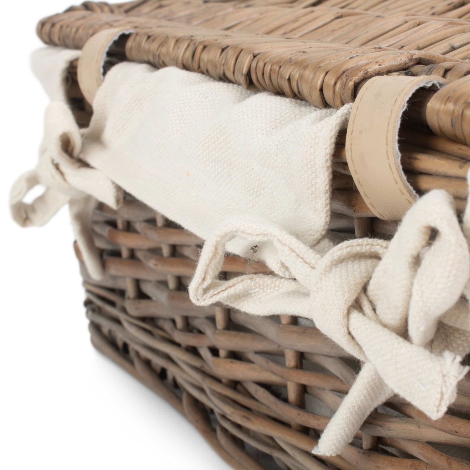 14 Inch Antique Wash Split Willow Hamper with White Lining - REGN