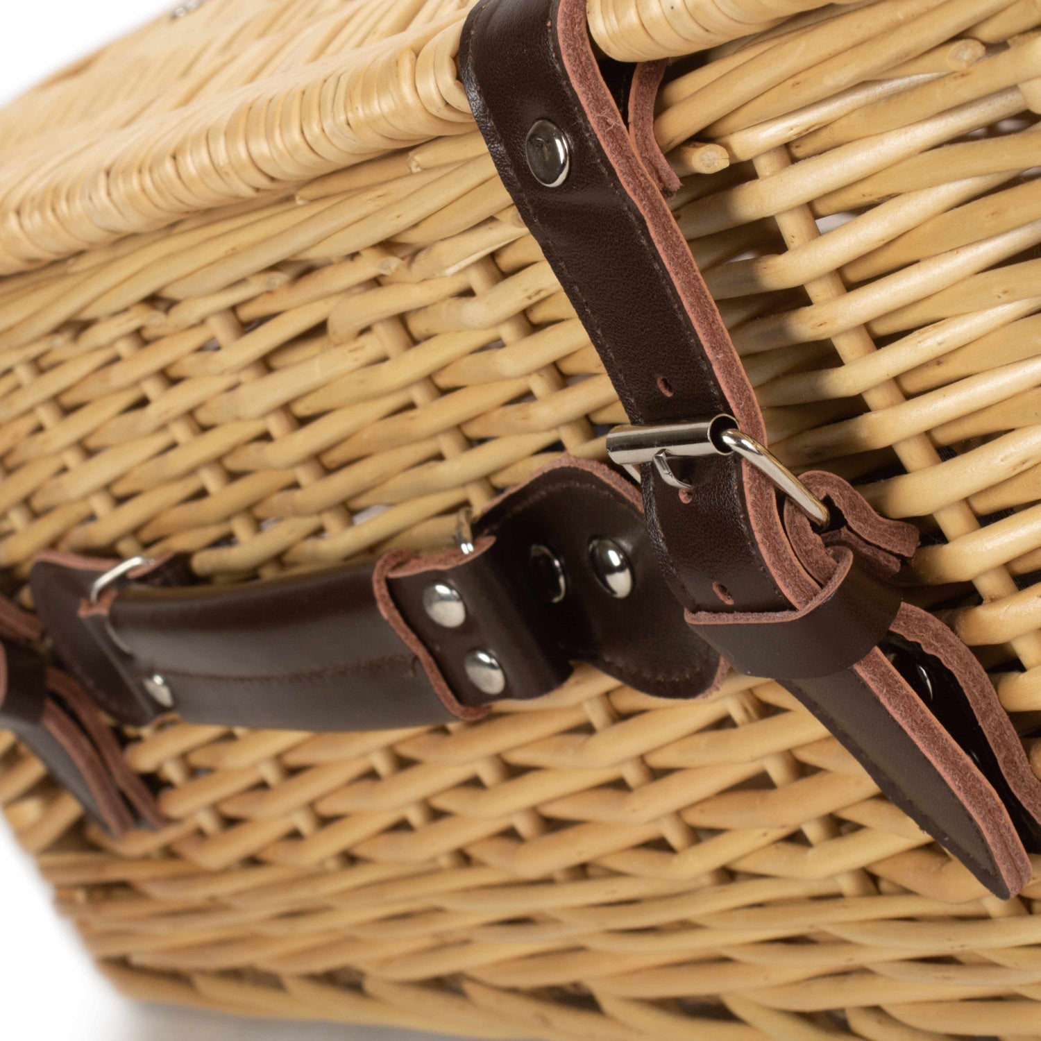 18 Inch Buff WIllow Hamper Trunk - REGN