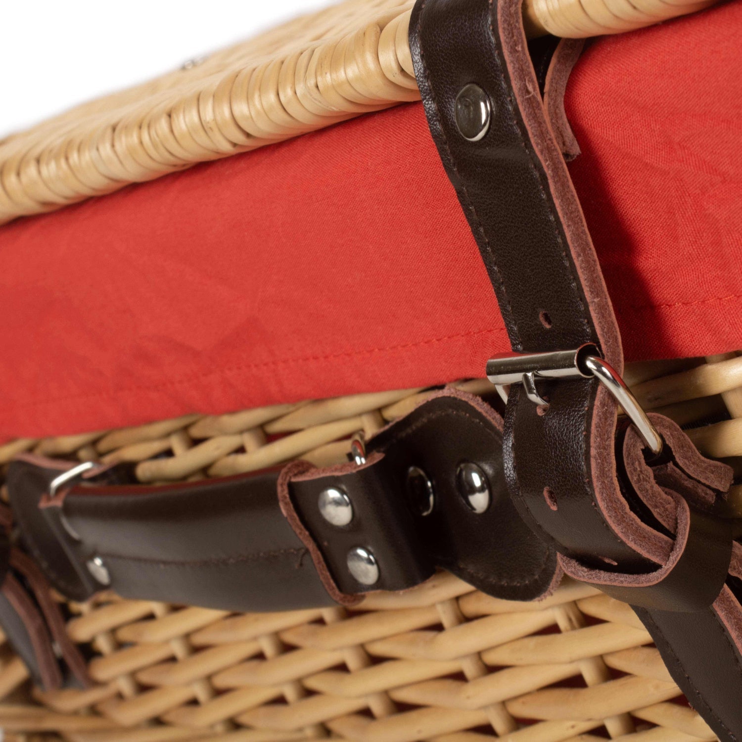 18 Inch Buff Willow Hamper Trunk with Red Lining - REGN