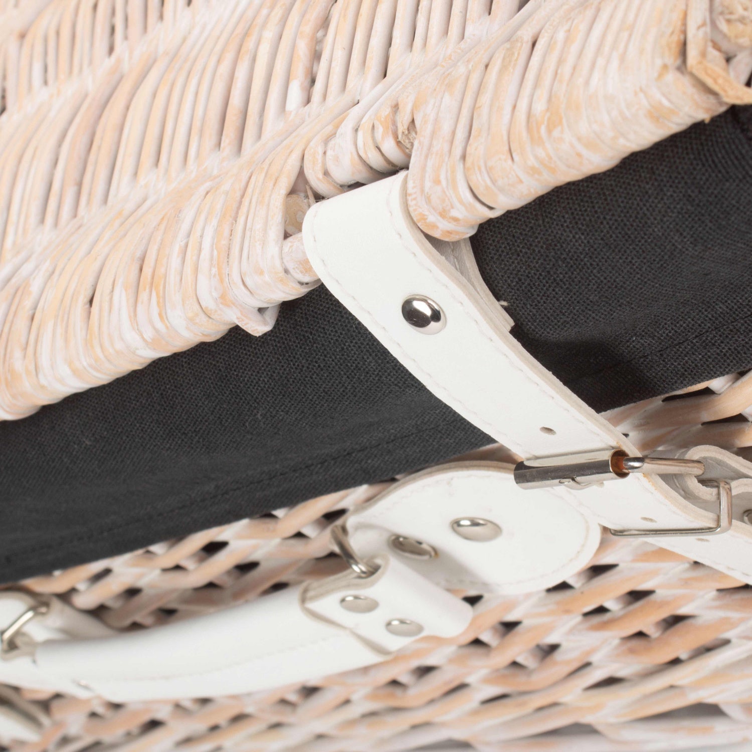 18 Inch White Wash Willow Hamper with Black Lining - REGN
