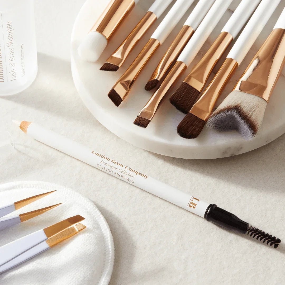 2-in-1 Brow Wax Pencil & Styling Brush (Transparent) - REGN