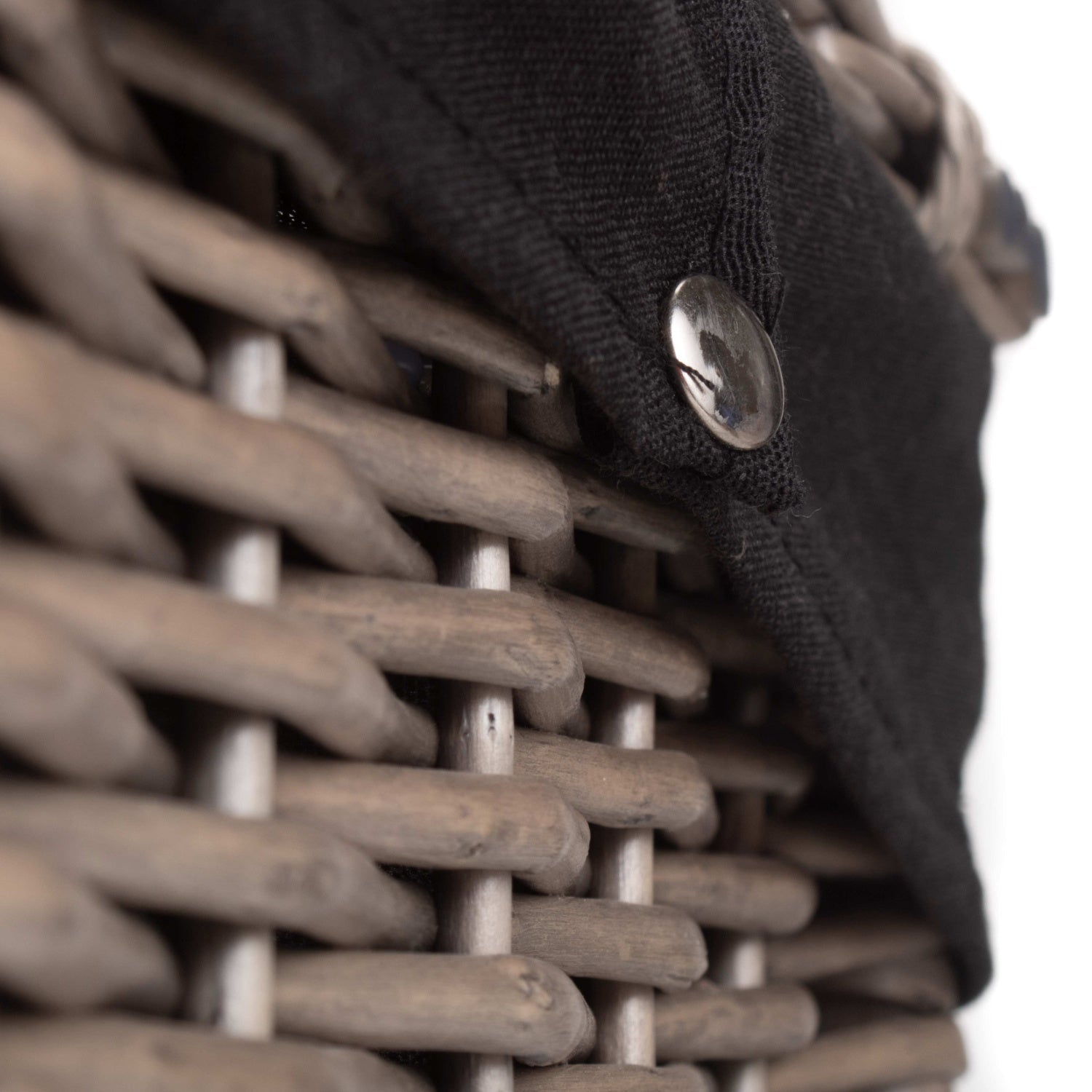 20 Inch Antique Wash Willow Hamper with Black Lining - REGN