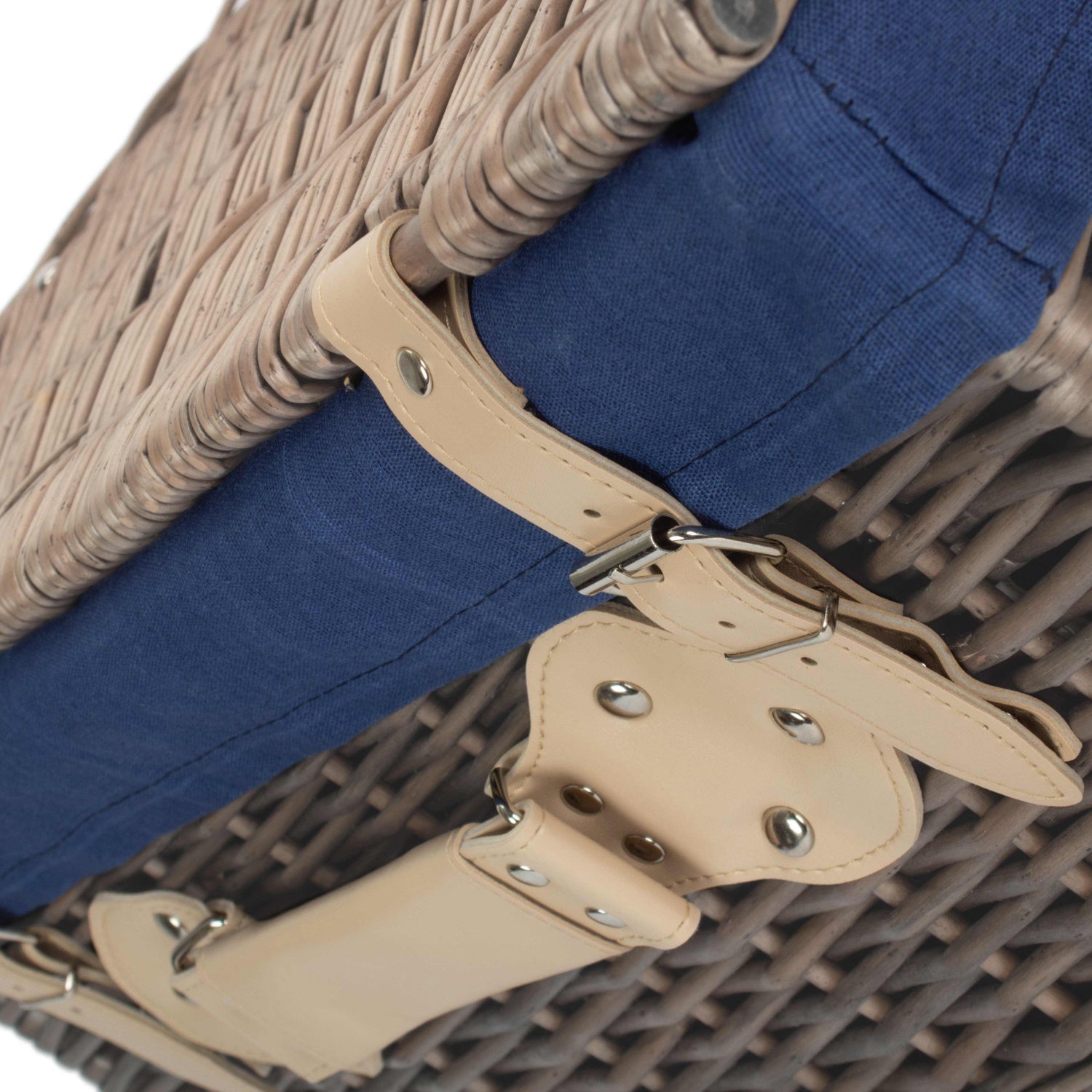 20 Inch Antique Wash Willow Hamper with Navy Blue Lining - REGN