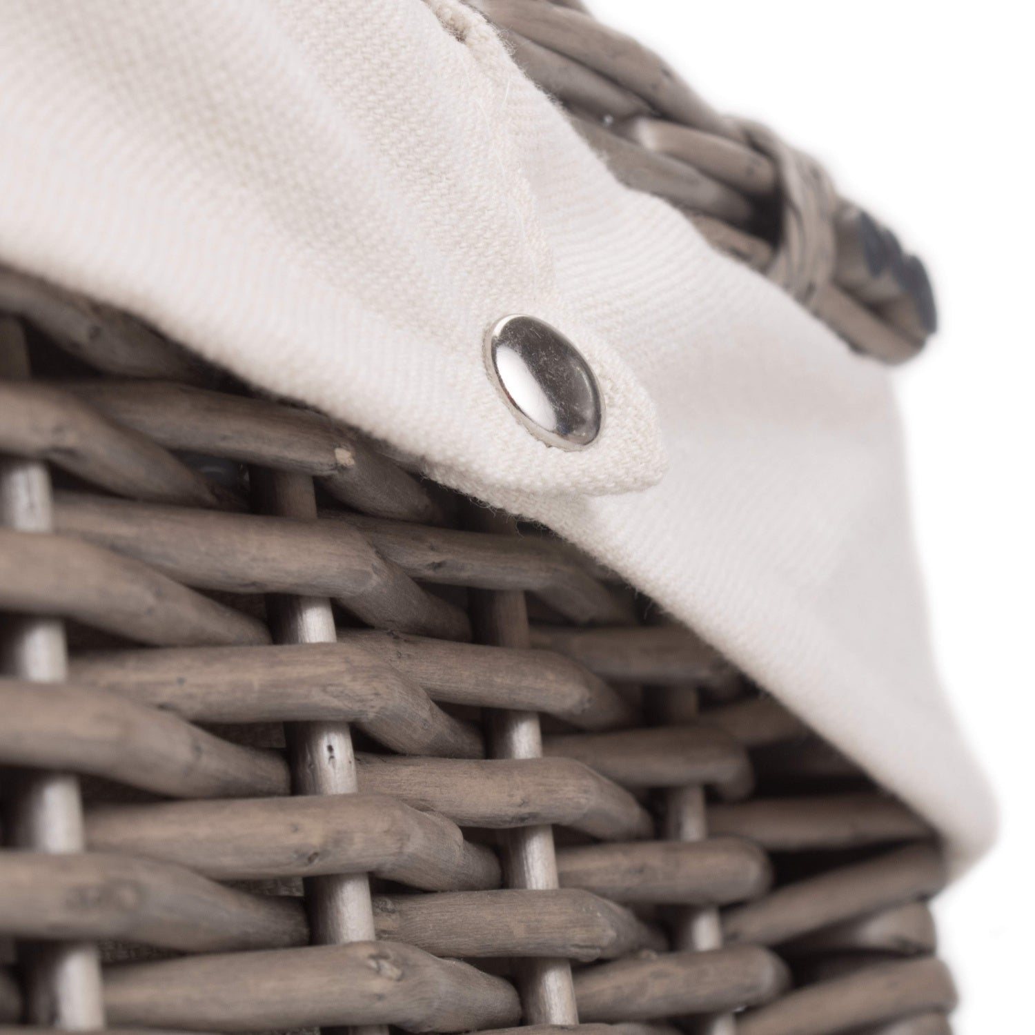 20 Inch Antique Wash Willow Hamper with White Lining - REGN