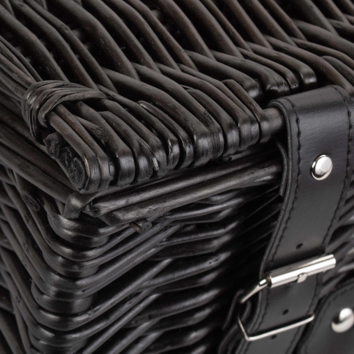 20 Inch Black Willow Hamper - REGN