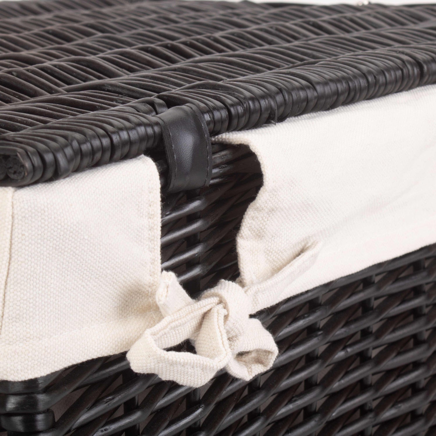 20 Inch Black Willow Hamper with White Lining - REGN