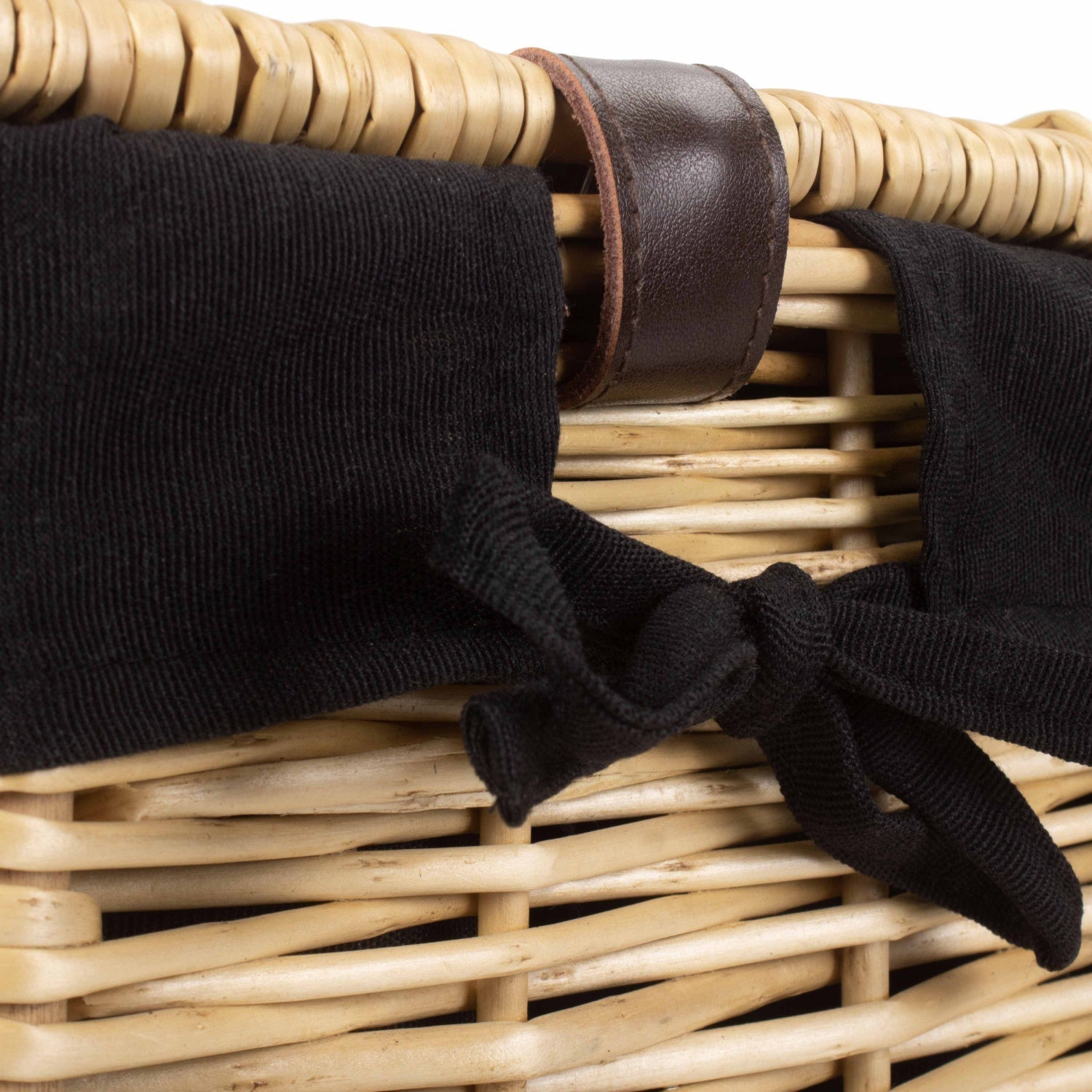 20 Inch Buff Willow Hamper Trunk with Black Lining - REGN