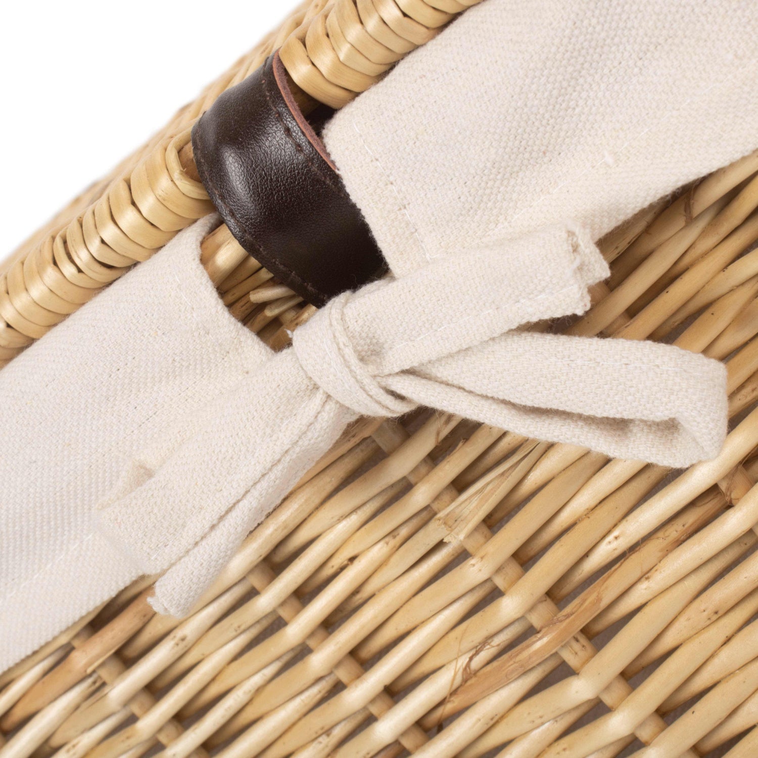20 Inch Buff Willow Hamper Trunk with White Lining - REGN