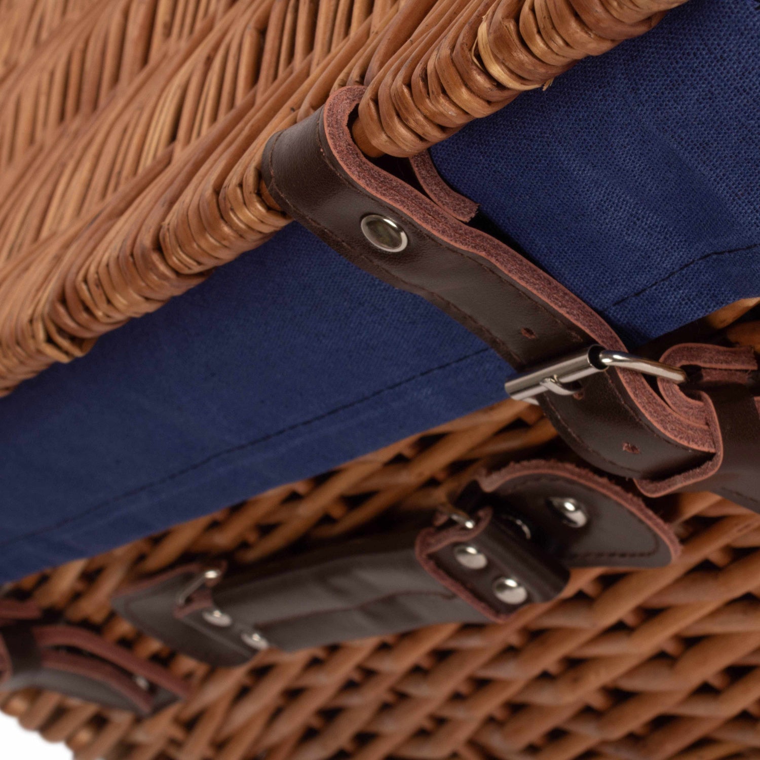 20 Inch Double Steamed Willow Hamper Trunk with Navy Blue Lining - REGN