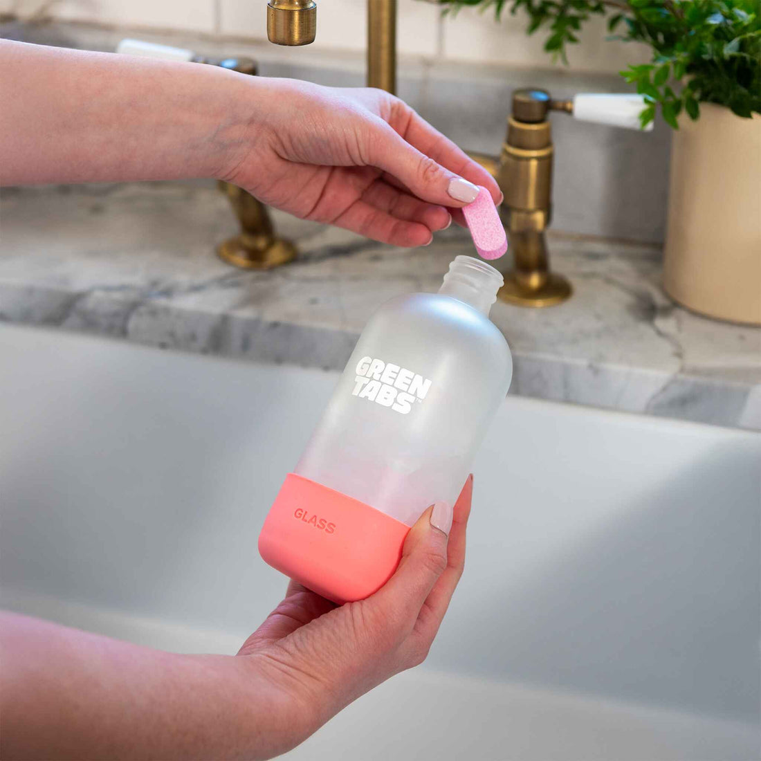 Plant-Powered Glass Cleaner GreenTabs™ – Plastic-Free, Vegan & Eco-Friendly Starter Kit
