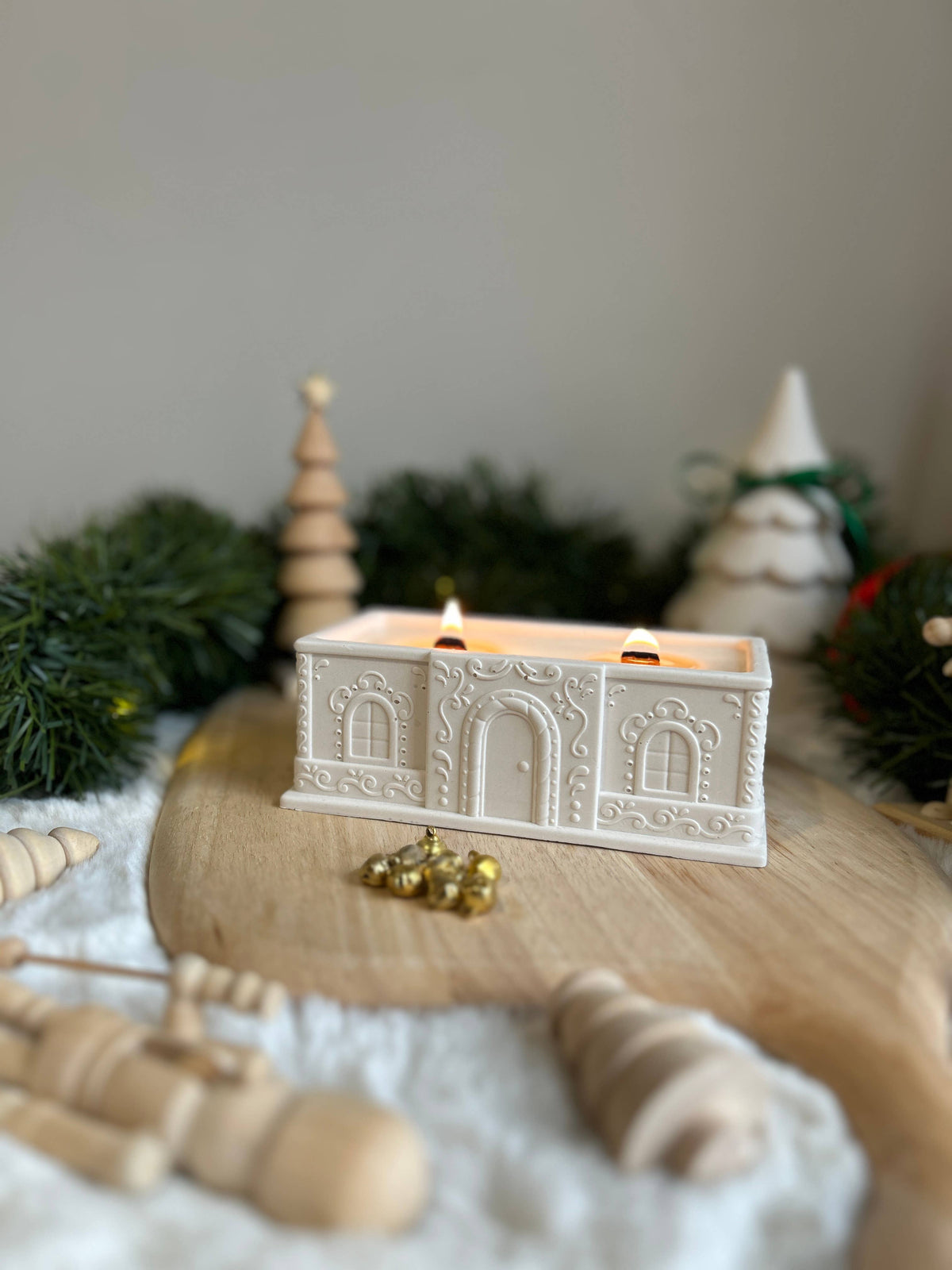 Christmas Cottage Soy Wax Candle – Cinnamon & Clove Scented | 64 Hour Burn