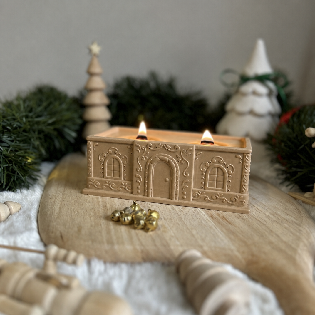 Christmas Cottage Soy Wax Candle – Gingerbread Scented | 64 Hour Burn