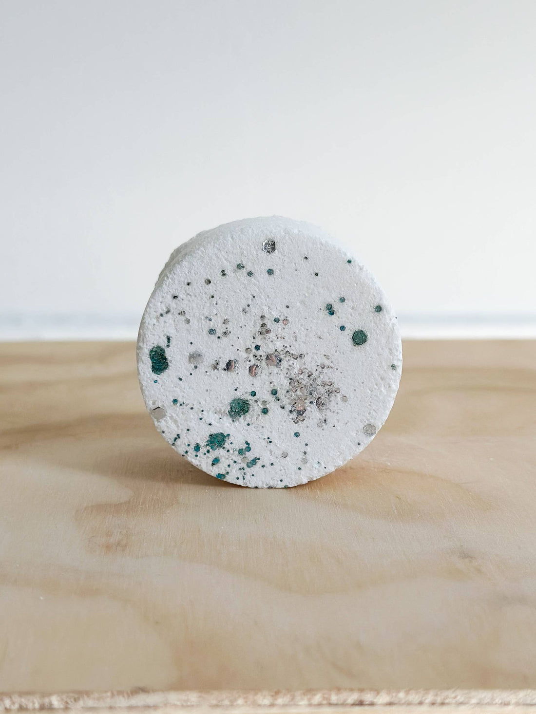 Winter Shower Steamer with Essential Oils – Juniperberry, Spruce & Cedarwood