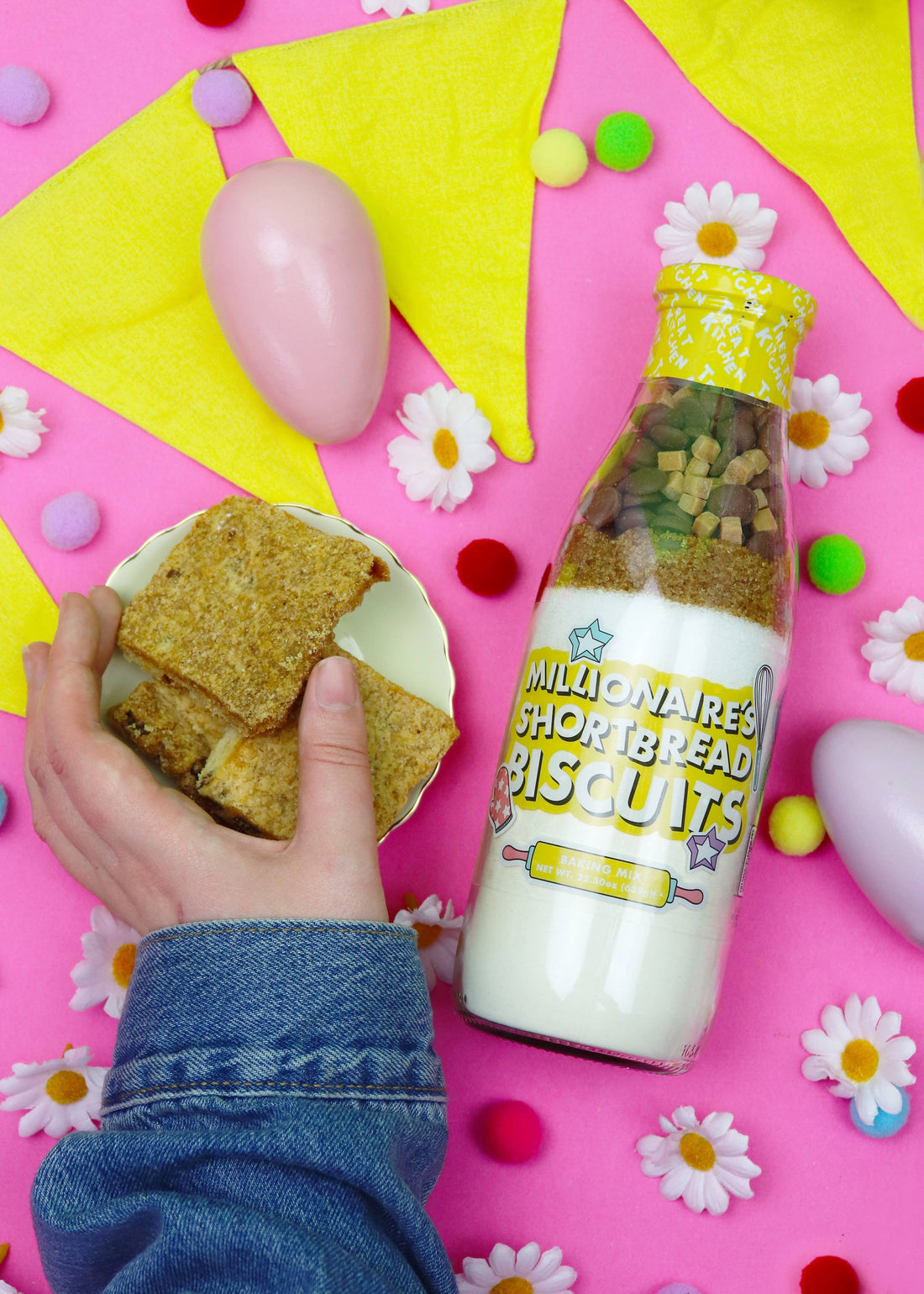 Millionaire Shortbread Biscuit Baking Bottle – 638g
