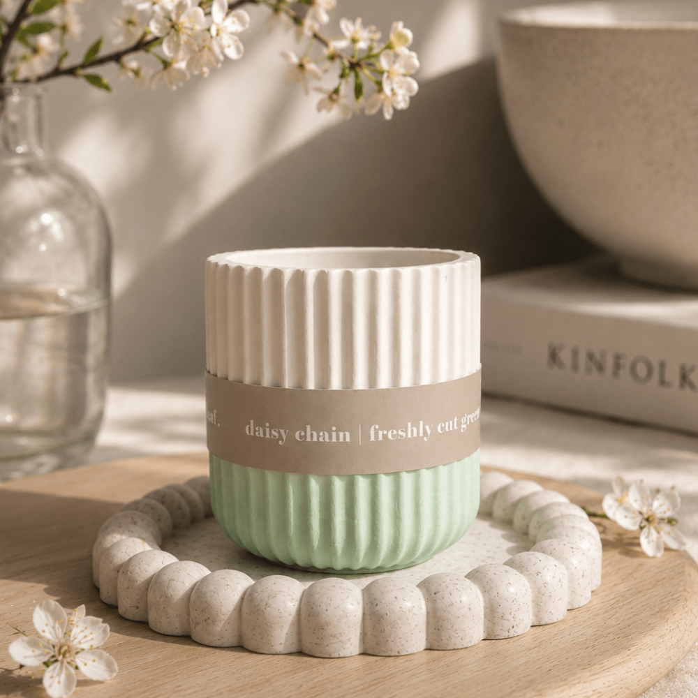 Daisy Chain Scented Soy Wax Refillable Candle – White Sage | Up to 32 Hours
