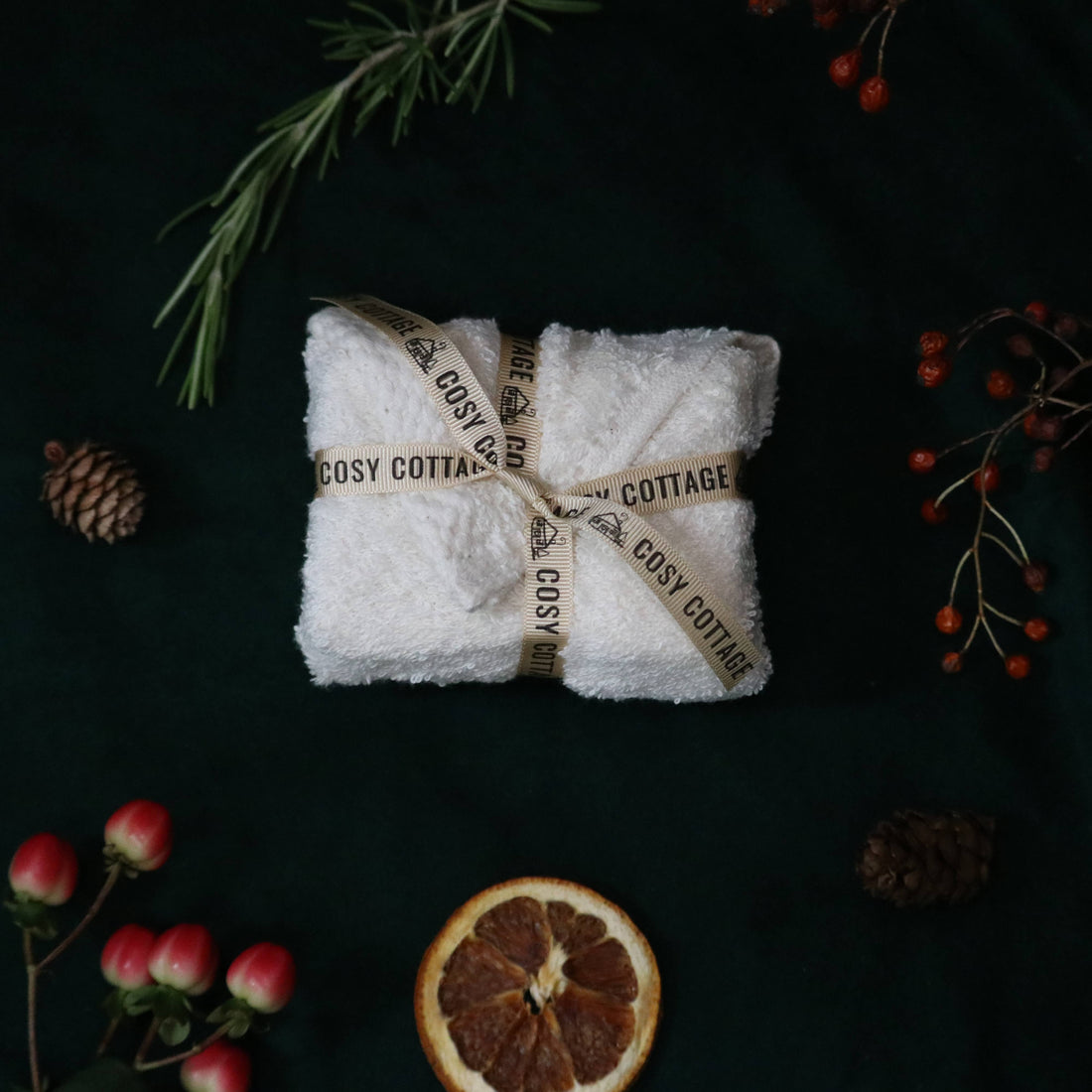 Little Christmas Baby Bath Bundle – Gentle Soap & Organic Cotton ClothLittle Christmas Baby Bath Bundle – Gentle Soap & Organic Cotton Cloth