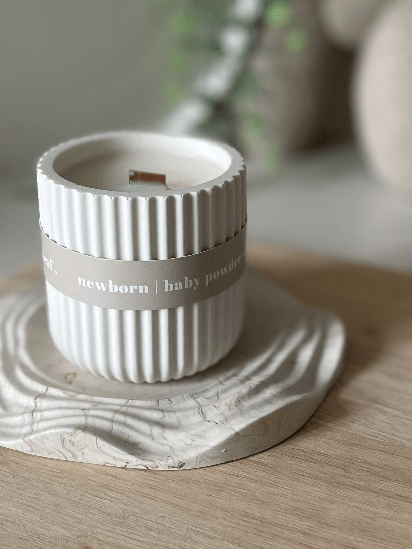 Baby Powder Jesmonite Soy Candle – Soft Neutral Home Fragrance - REGN
