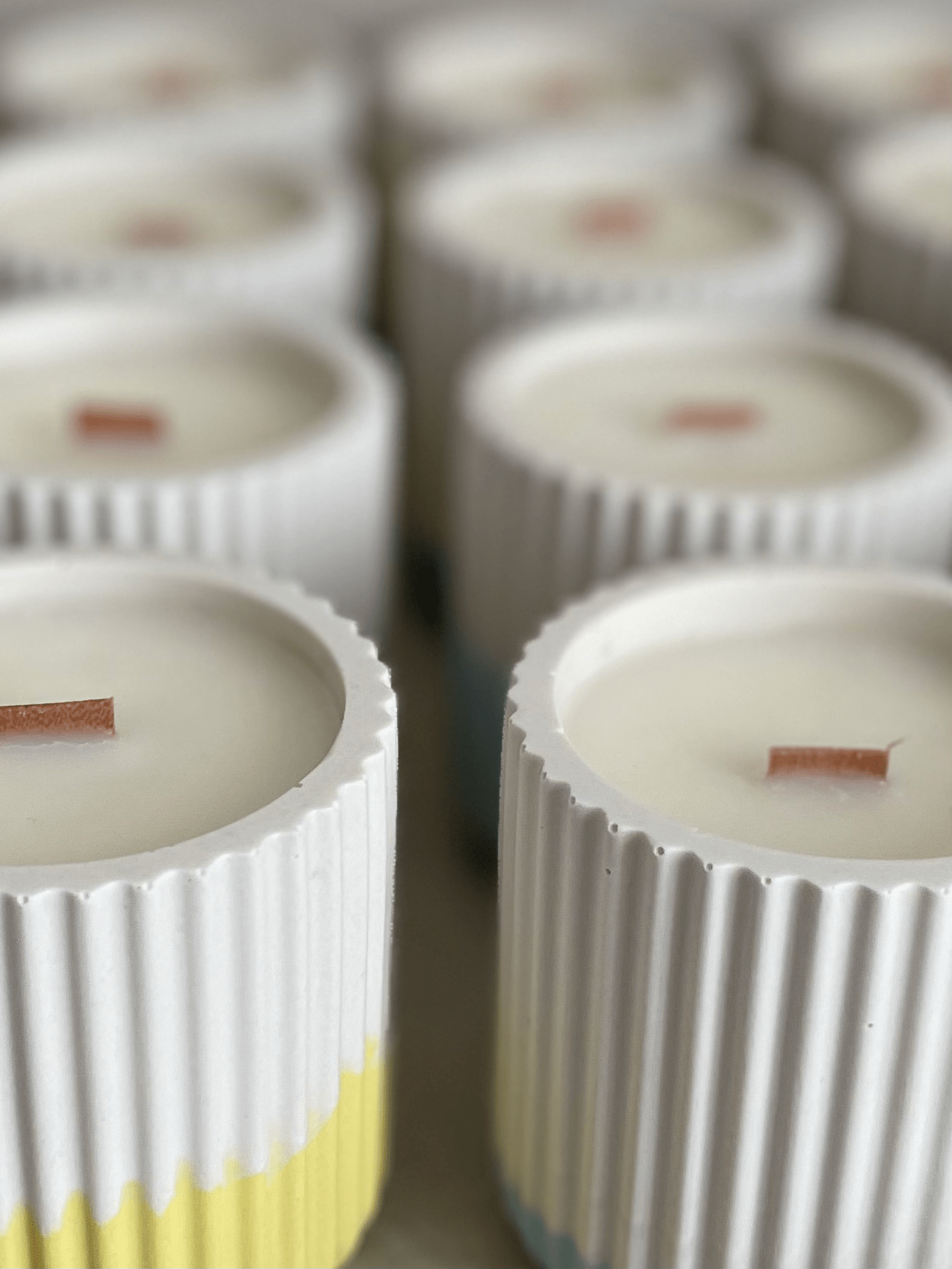 Baby Powder Jesmonite Soy Candle – Soft Neutral Home Fragrance - REGN