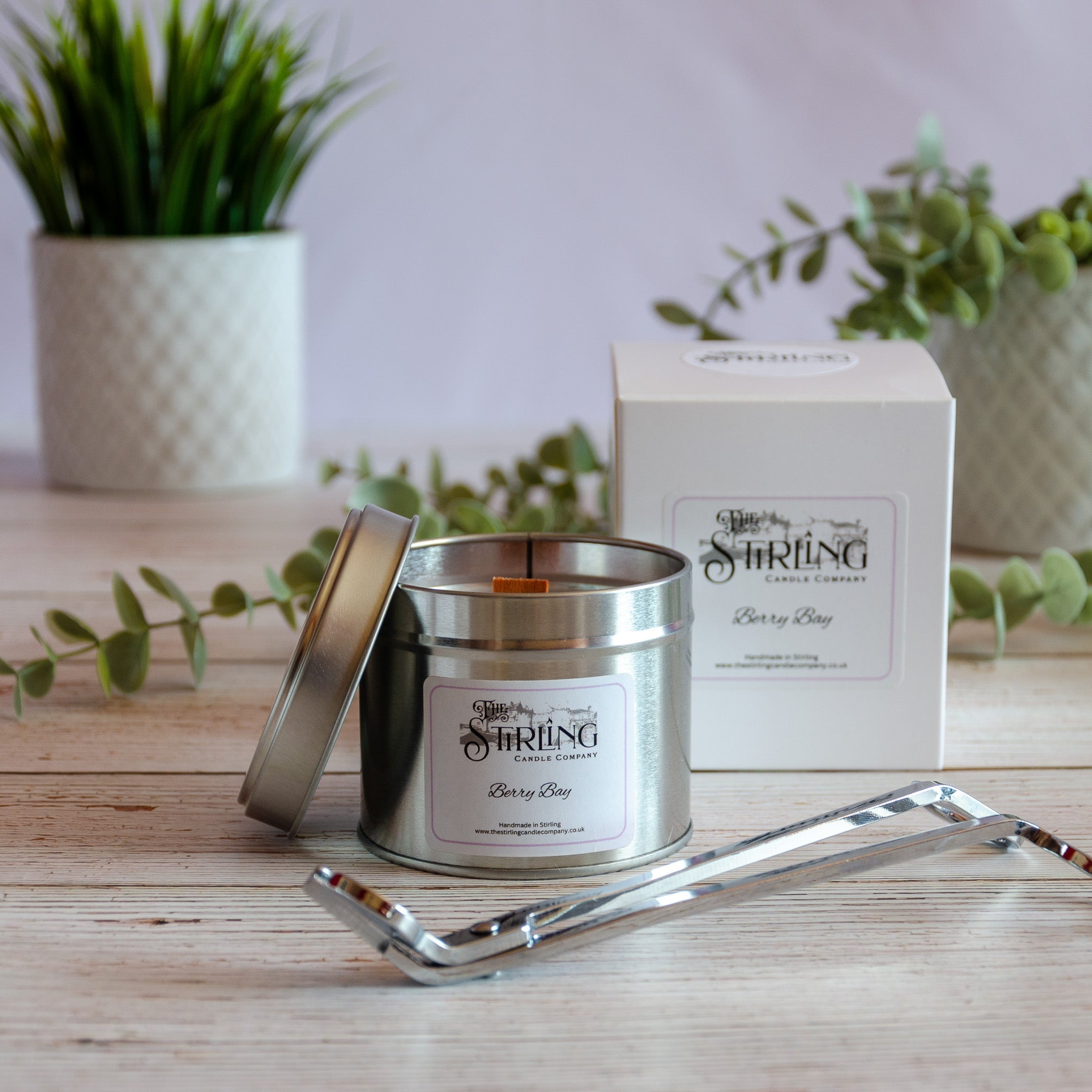 Berry Bay - Travel Tin Candle - Wooden Wick - REGN