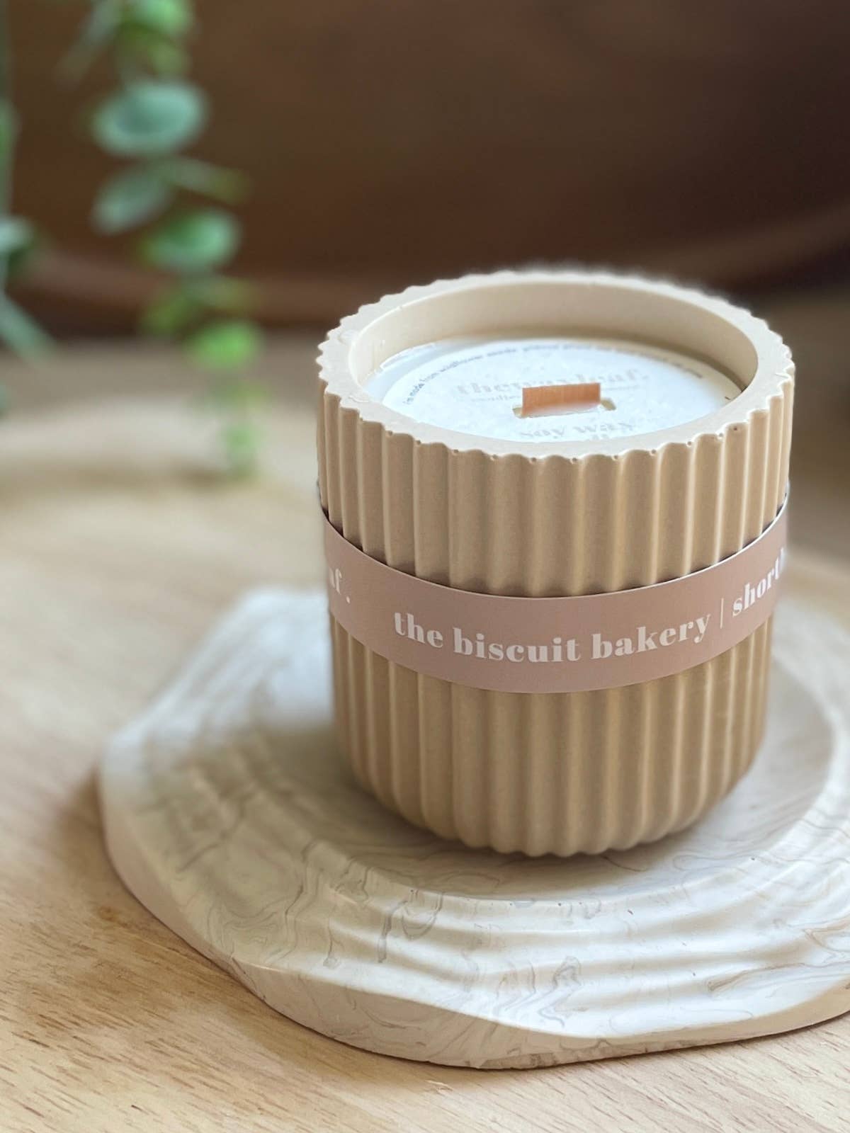 Biscuit Bakery Stoneware Soy Candle – Artisan Sweet Home Fragrance - REGN