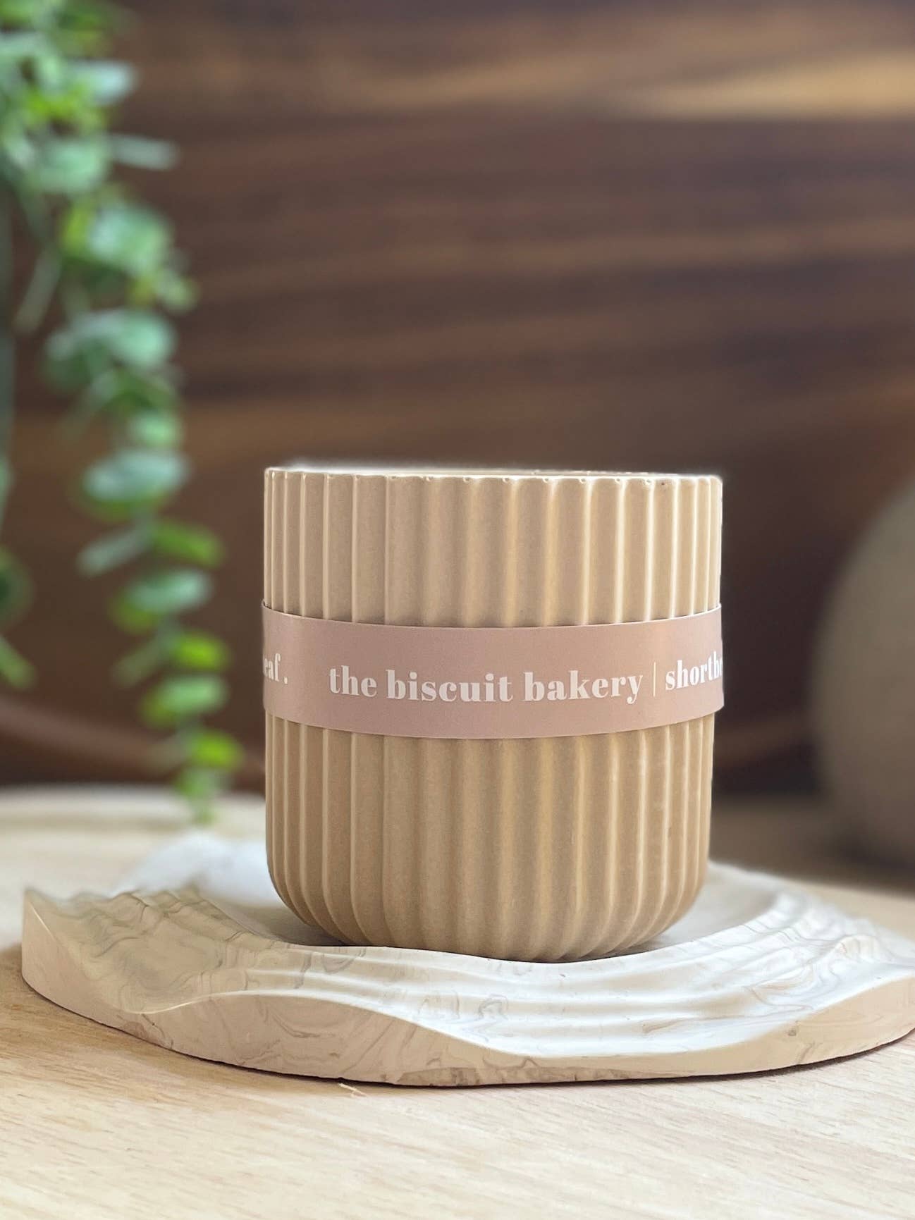 Biscuit Bakery Stoneware Soy Candle – Artisan Sweet Home Fragrance - REGN