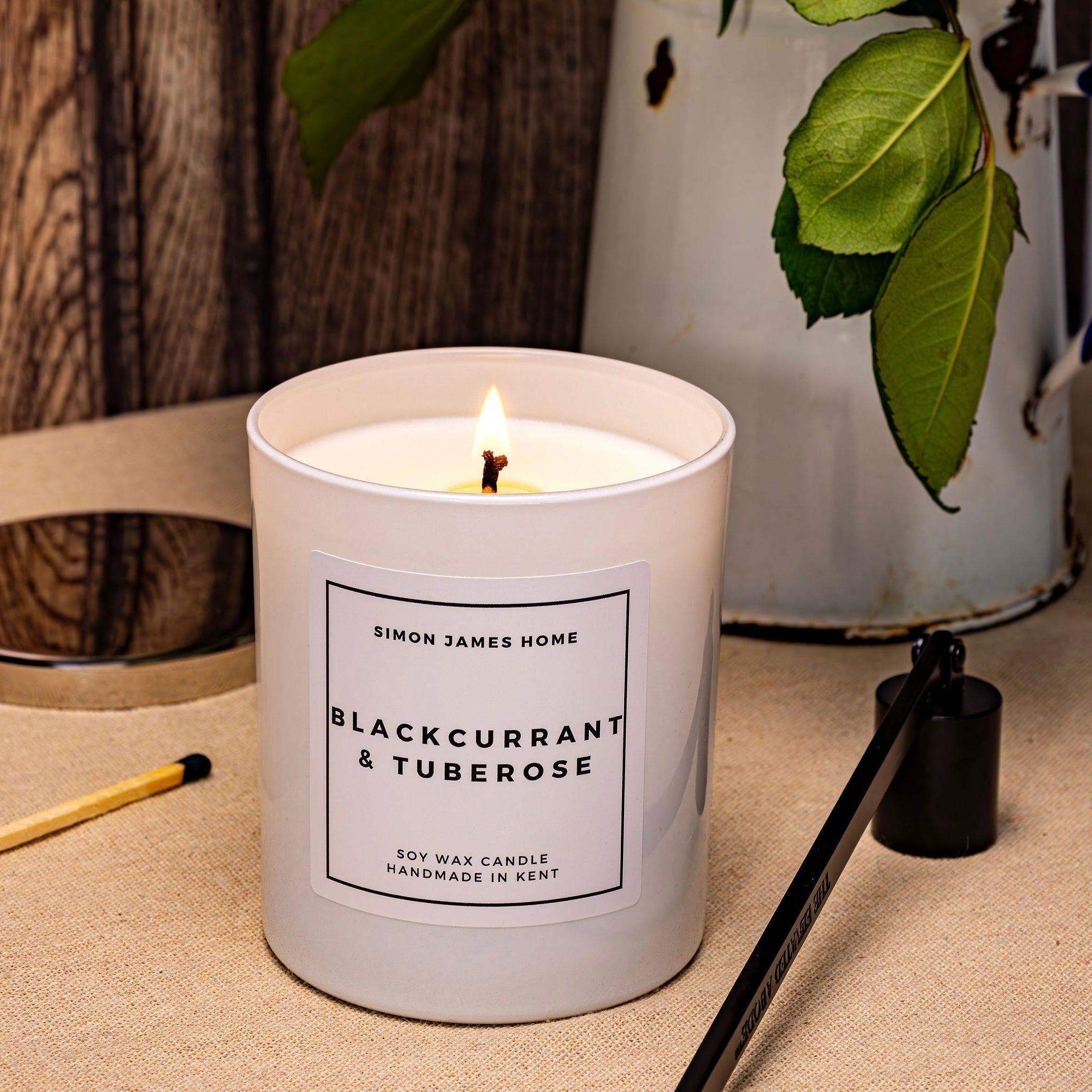 Blackcurrant & Tuberose Candle - Luxury Soy Wax - REGN