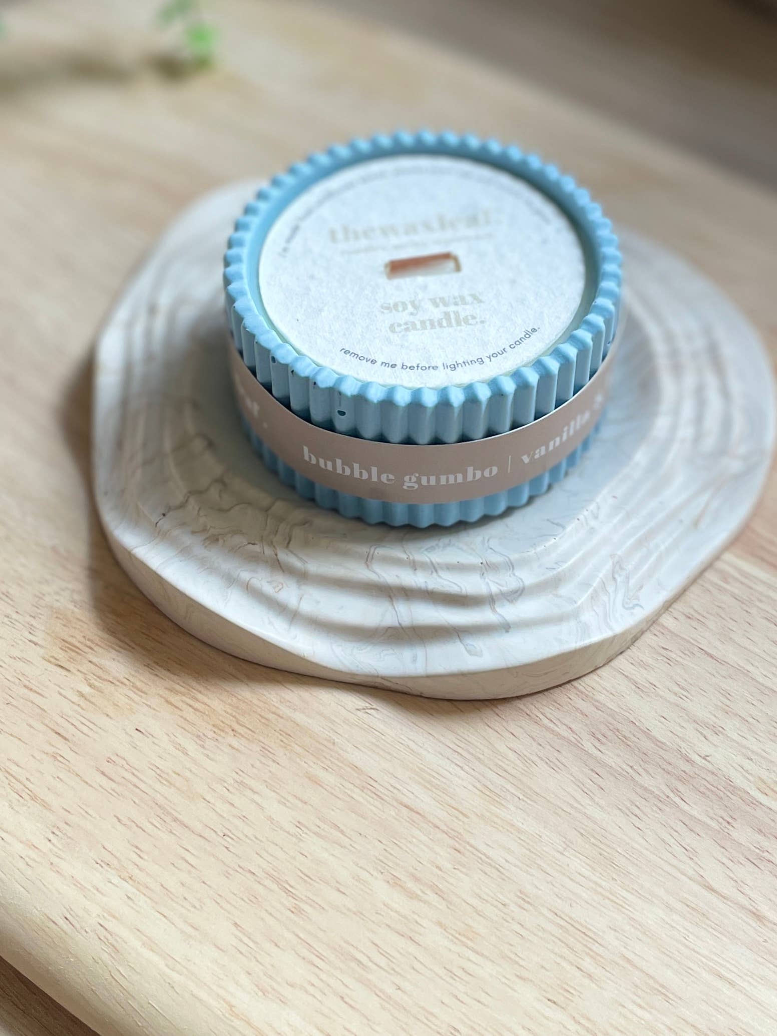 Bubblegum Stoneware Soy Candle – Bright and Playful Home Fragrance - REGN