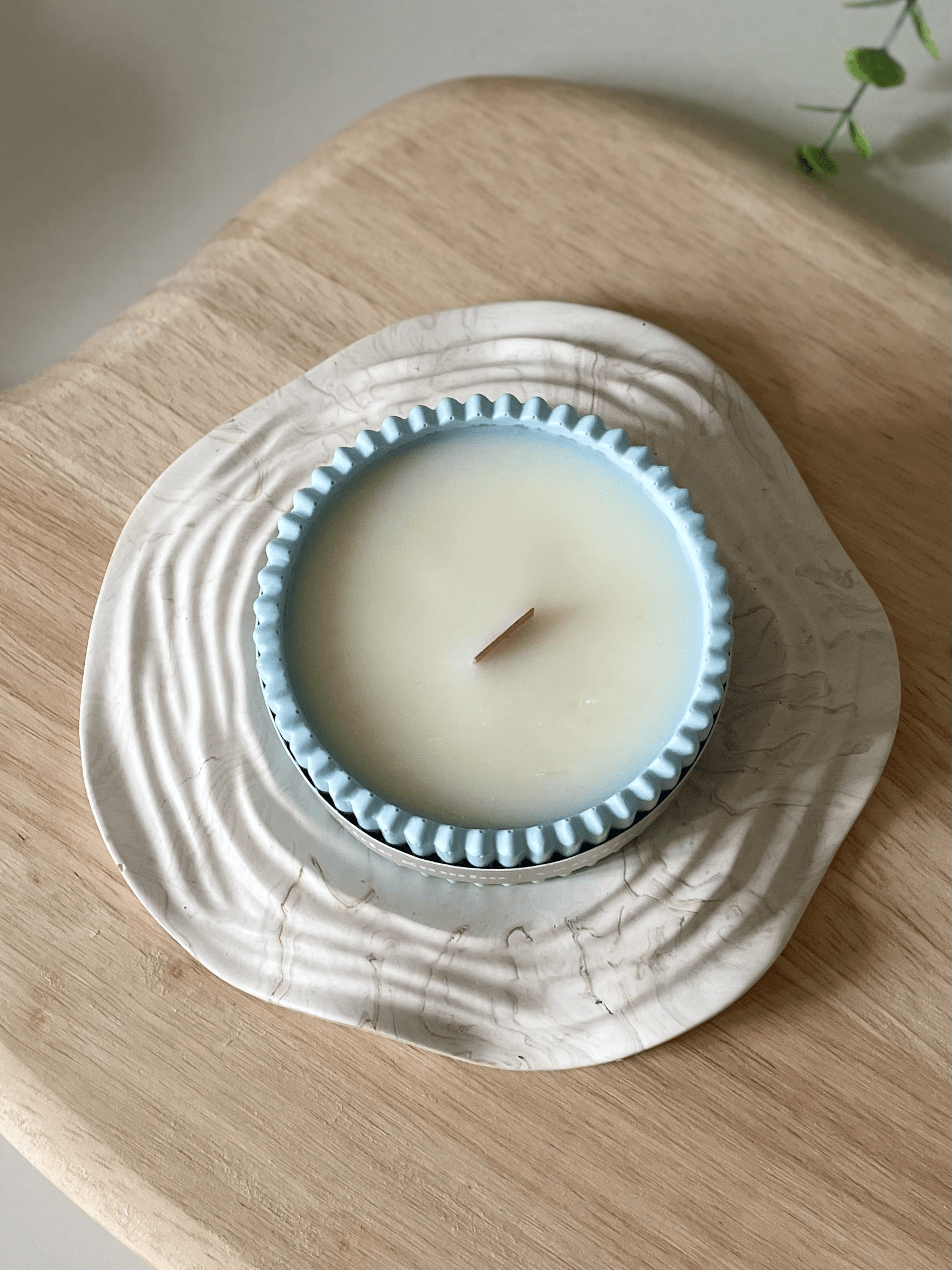 Bubblegum Stoneware Soy Candle – Bright and Playful Home Fragrance - REGN