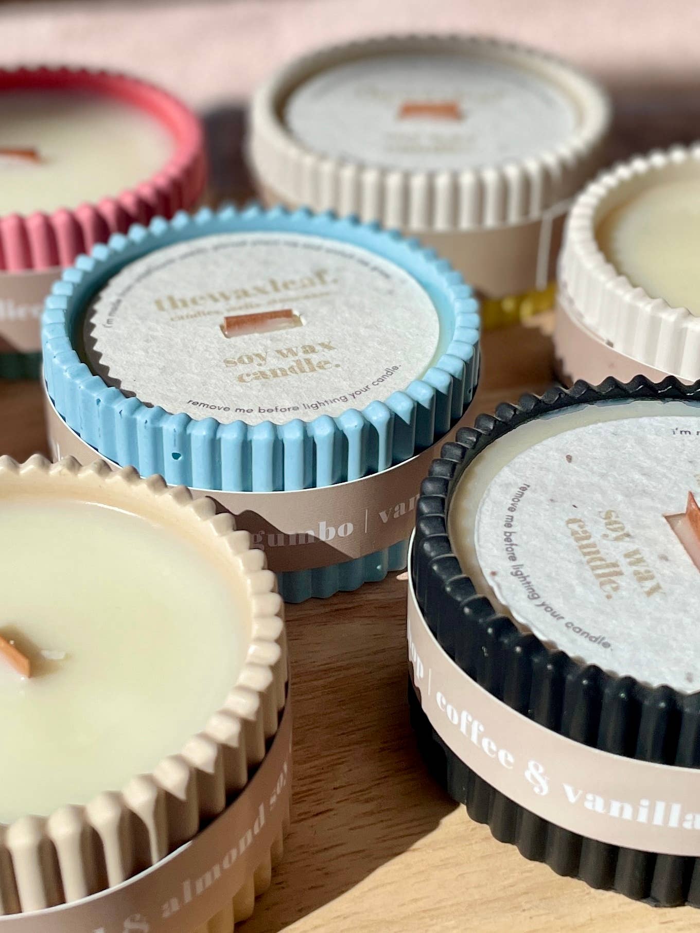 Bubblegum Stoneware Soy Candle – Bright and Playful Home Fragrance - REGN