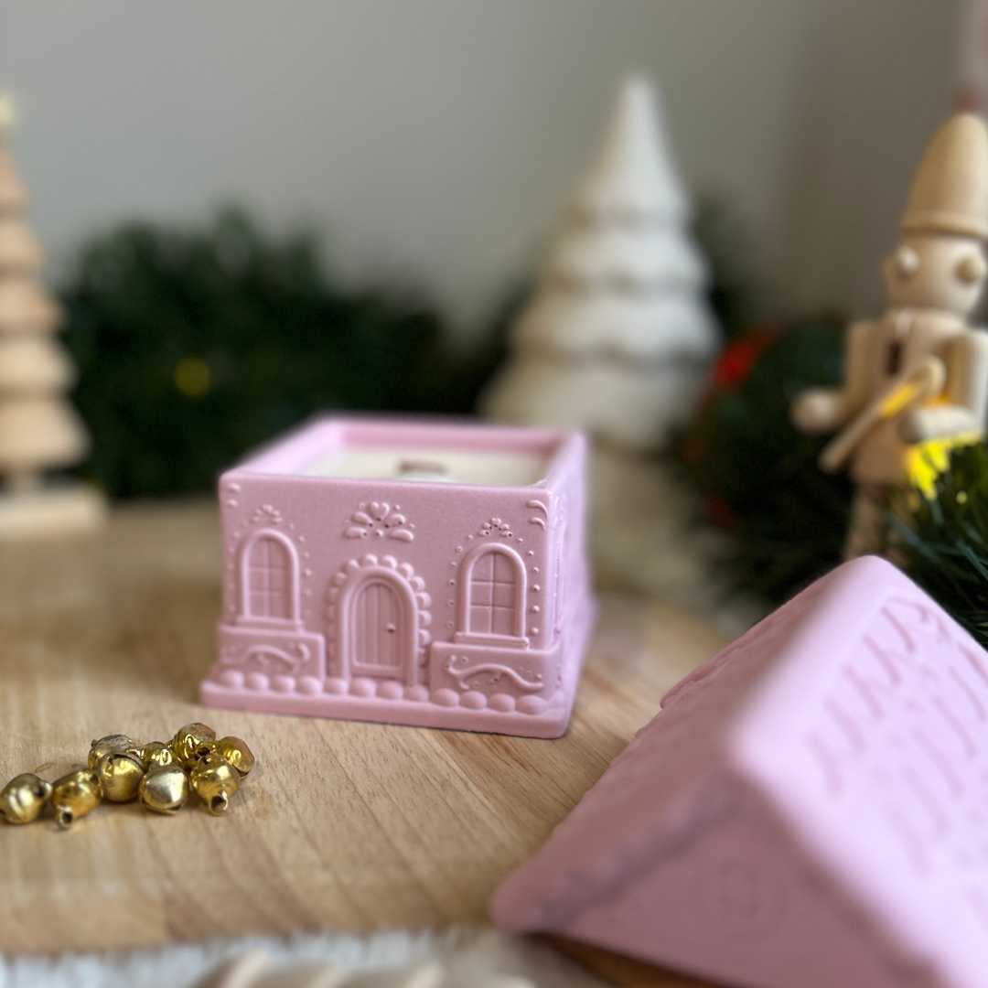 Christmas Cottage Soy Wax Candle – Pink Candy Cane | Handcrafted Jesmonite Candle