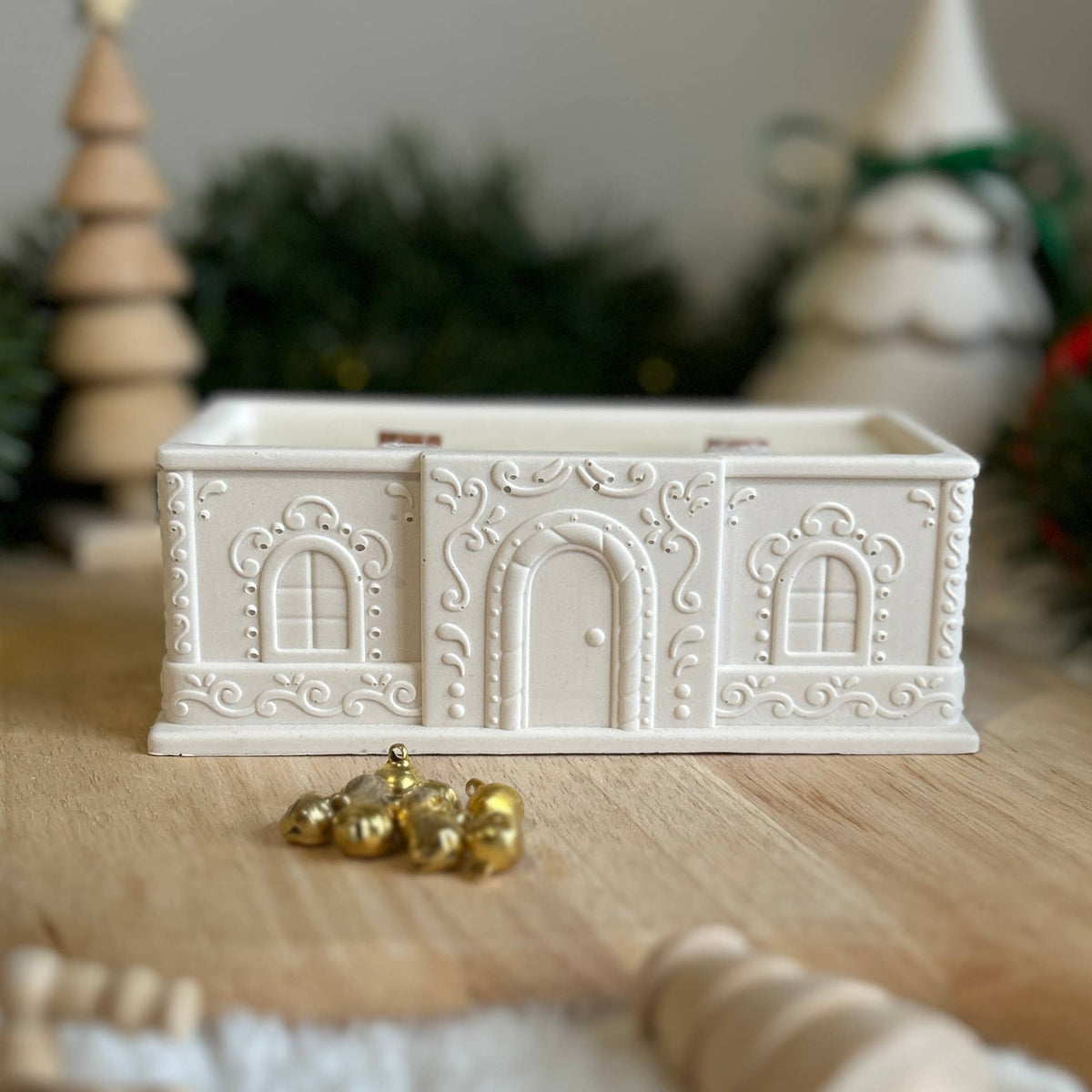 Christmas Cottage Soy Wax Candle – Cinnamon & Clove Scented | 64 Hour Burn