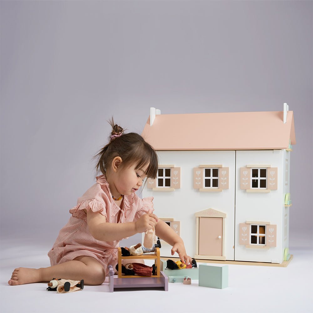 Clover Dolls House - REGN