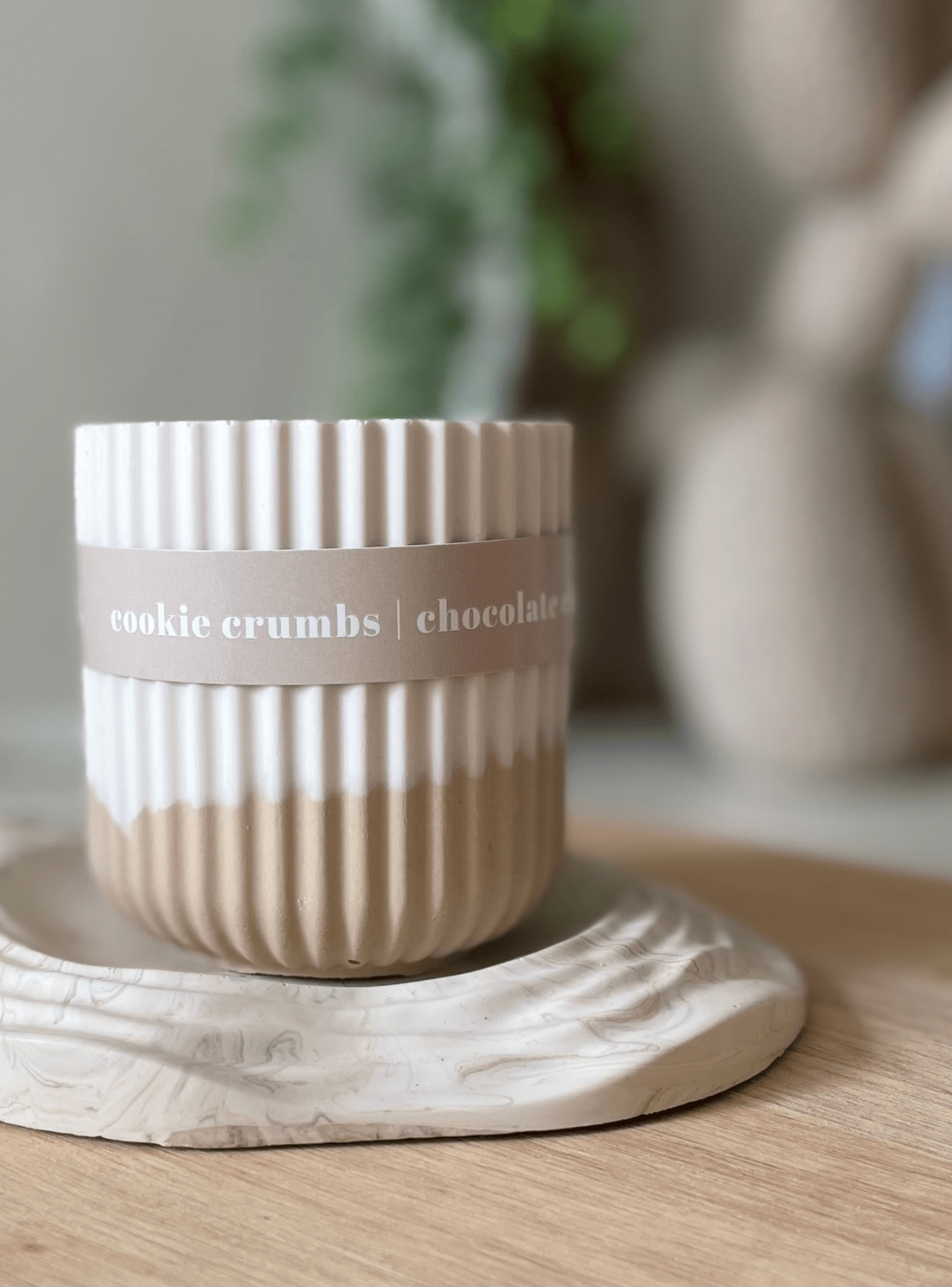 Cookie Crumbs Stoneware Soy Candle – Warm Scandi - Inspired Aroma - REGN