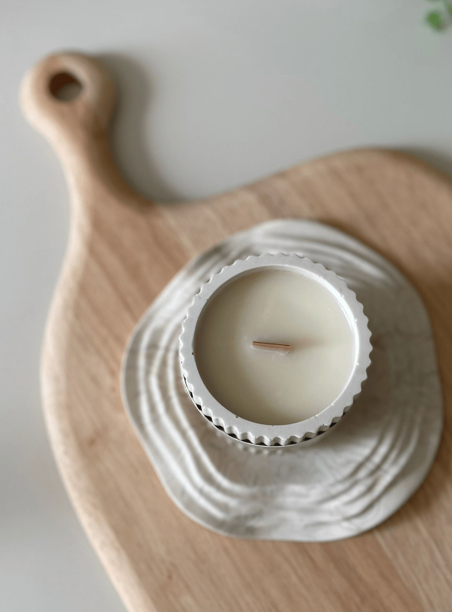 Cookie Crumbs Stoneware Soy Candle – Warm Scandi - Inspired Aroma - REGN