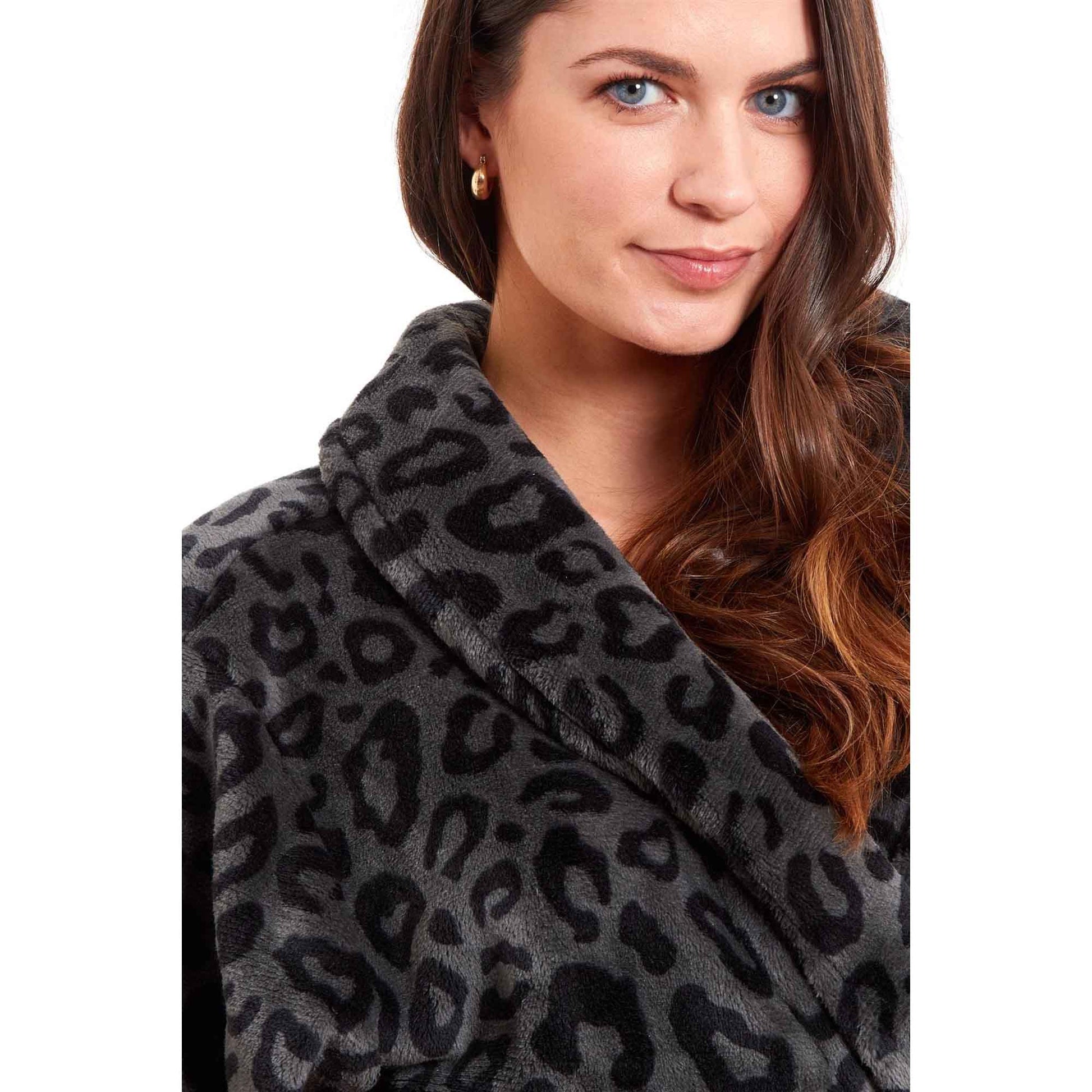 Daisy Dreamer Women's Leopard Print Plush Fleece Bath Robe Dressing Gown Ultra Soft - REGN