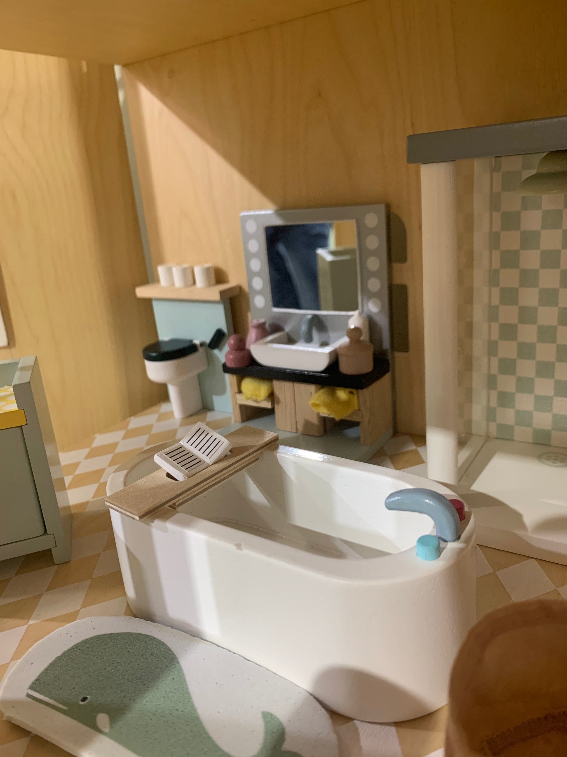 Dolls House Bathroom Furniture - REGN
