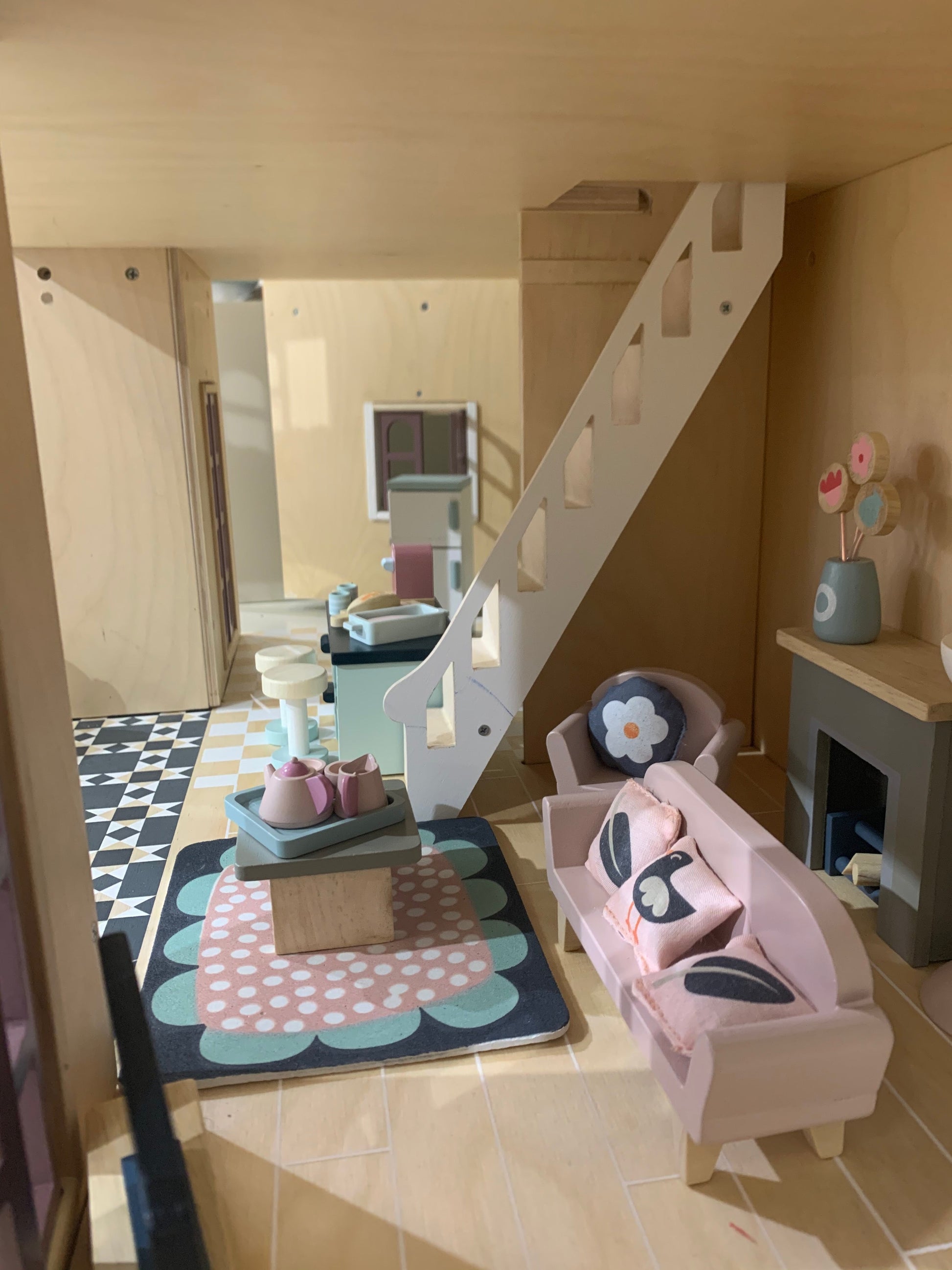 Dolls House Sitting Room Furniture - REGN
