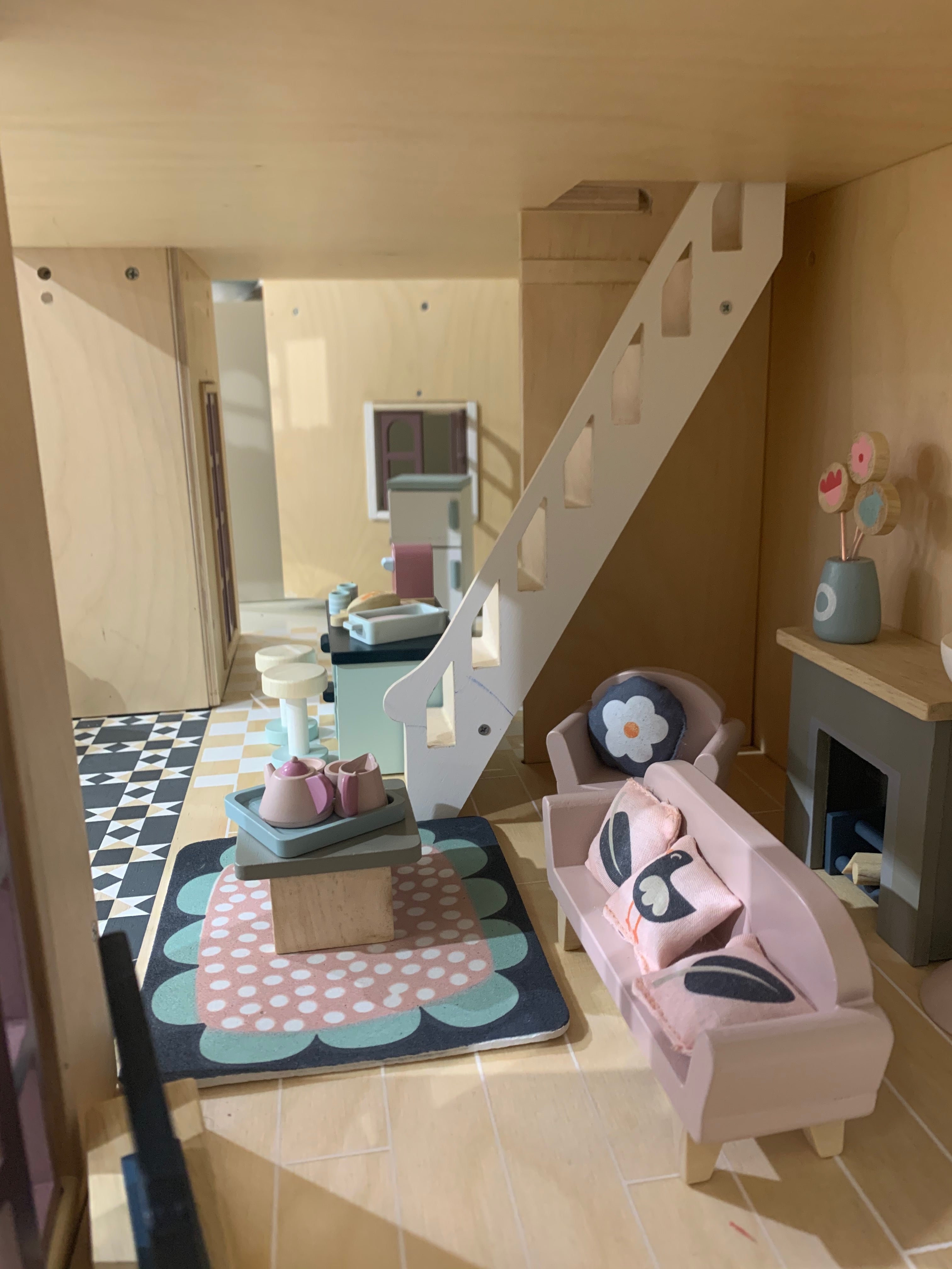 Dolls House Sitting Room Furniture - REGN