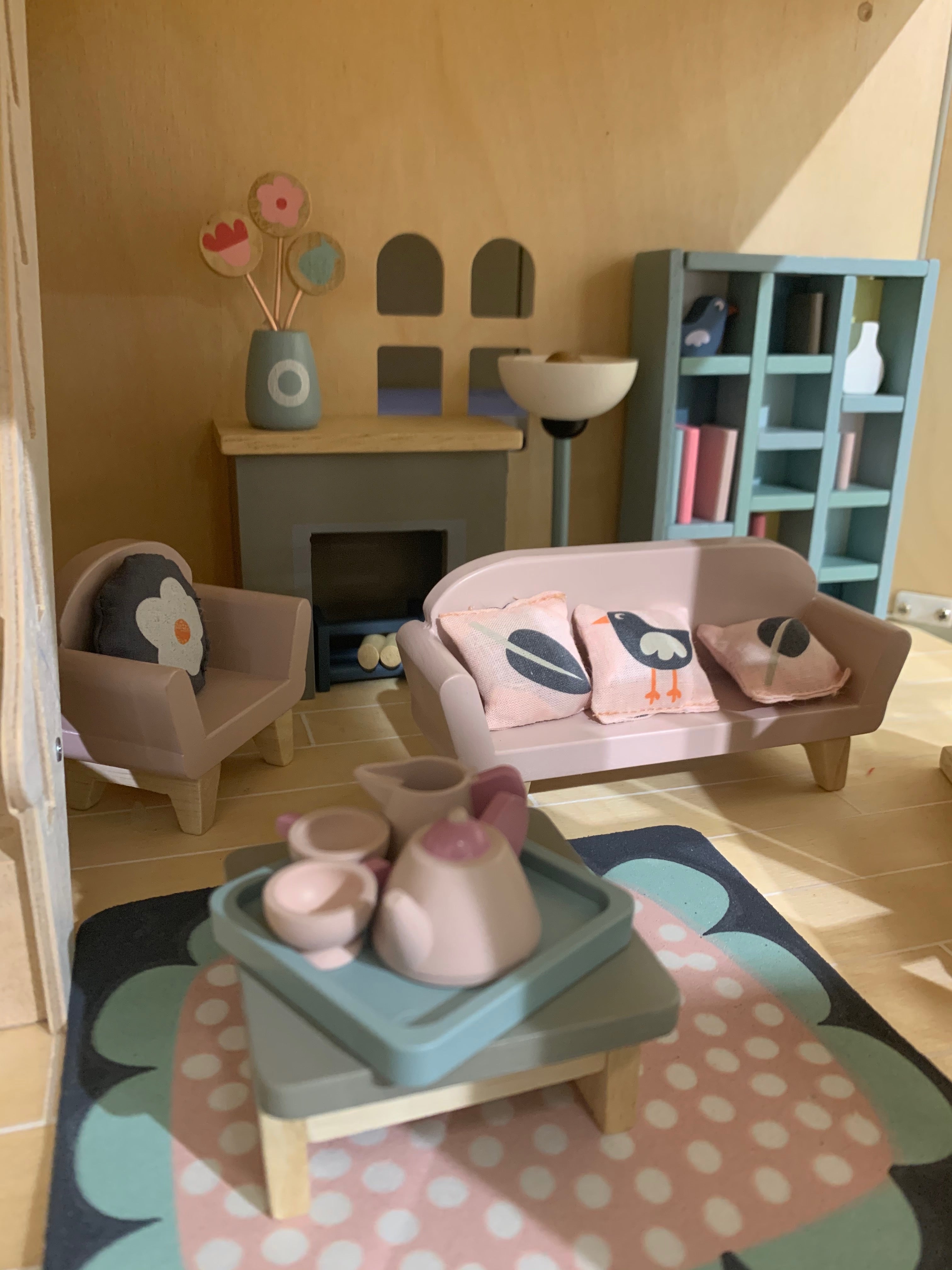 Dolls House Sitting Room Furniture - REGN