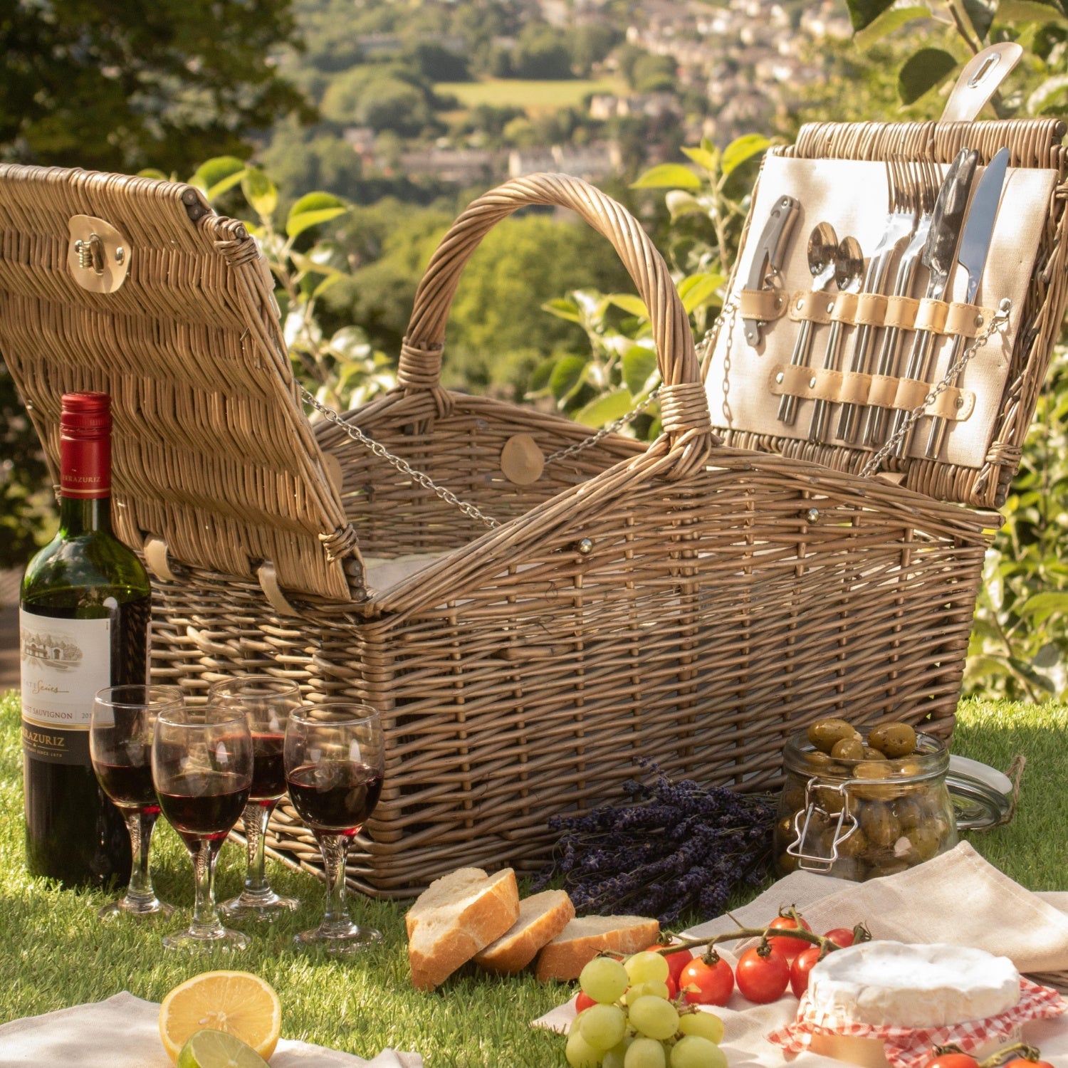 Double Lidded 4 Person Picnic Hamper - REGN