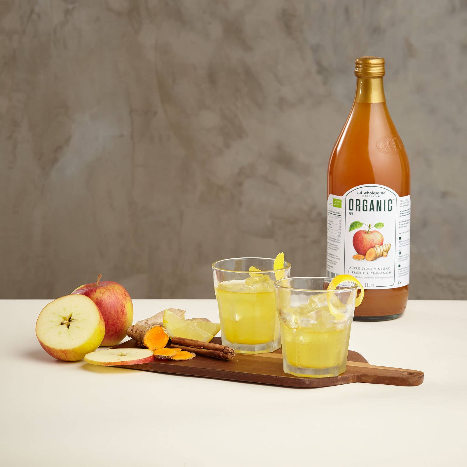 Eat Wholesome Organic Apple Cider Vinegar Turmeric Cinnamon 1L – Raw Unfiltered - REGN