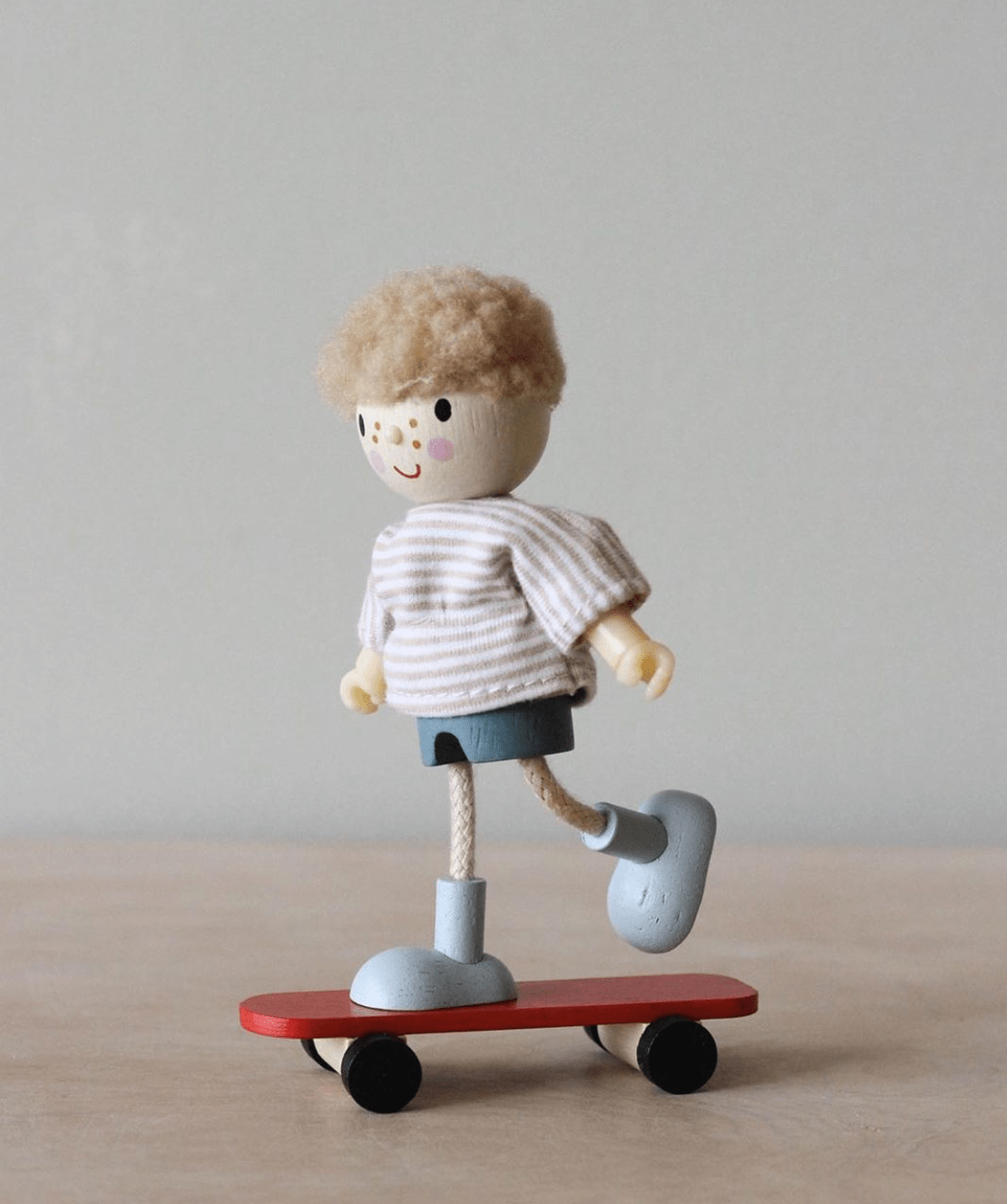 Edward And His Skateboard - REGN