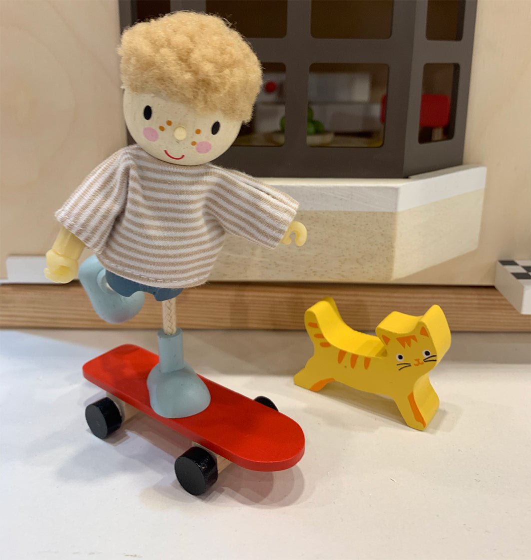 Edward And His Skateboard - REGN