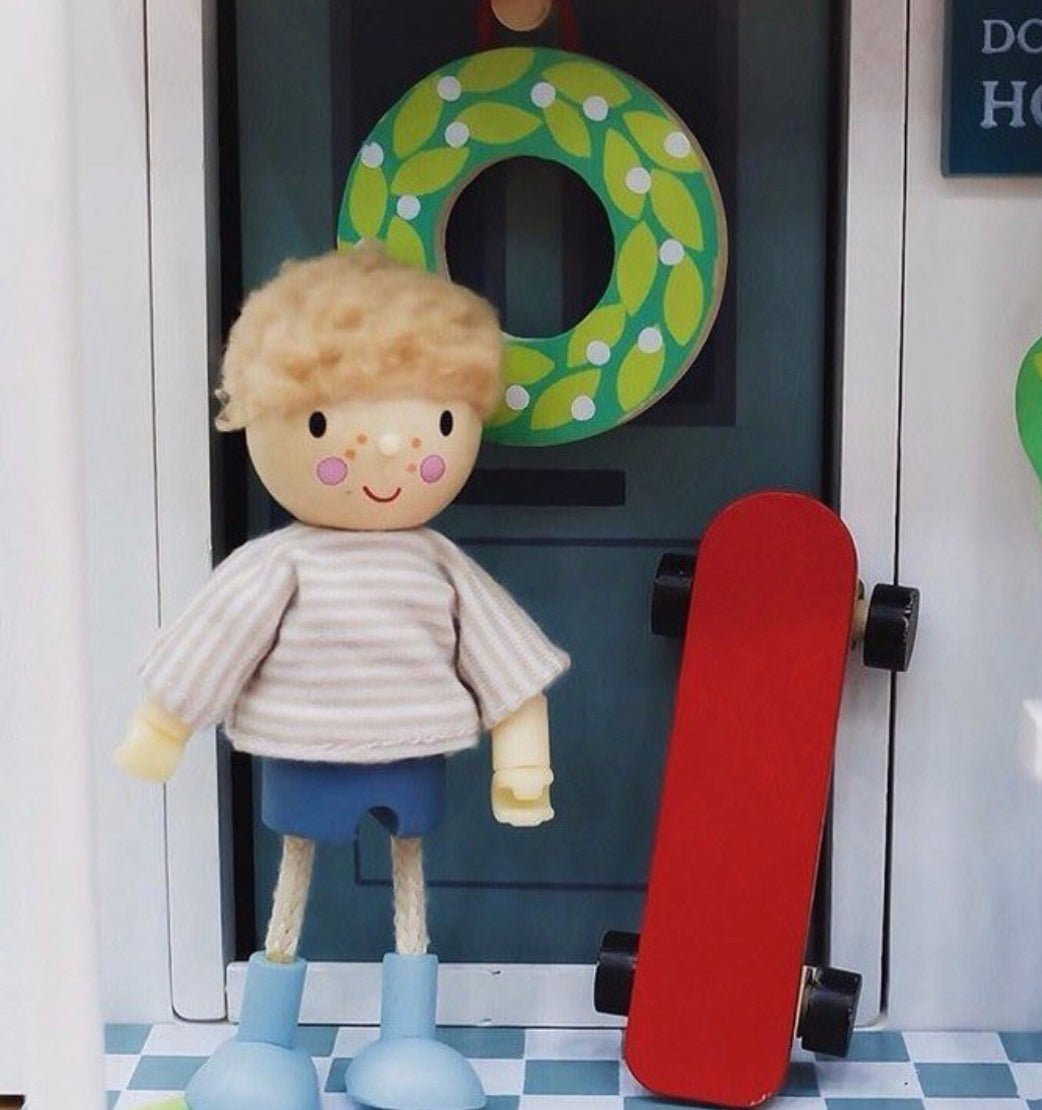 Edward And His Skateboard - REGN