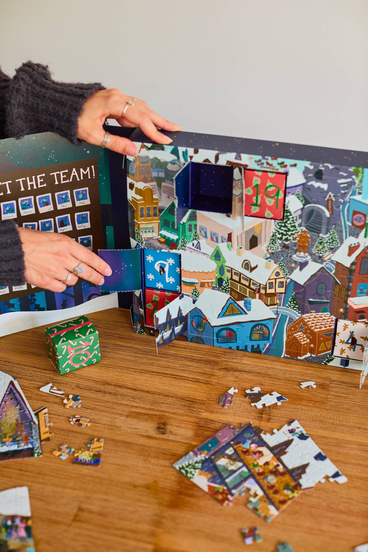 Elf Town Jigsaw Advent Calendar | 24 Days of Christmas Puzzles & Clues