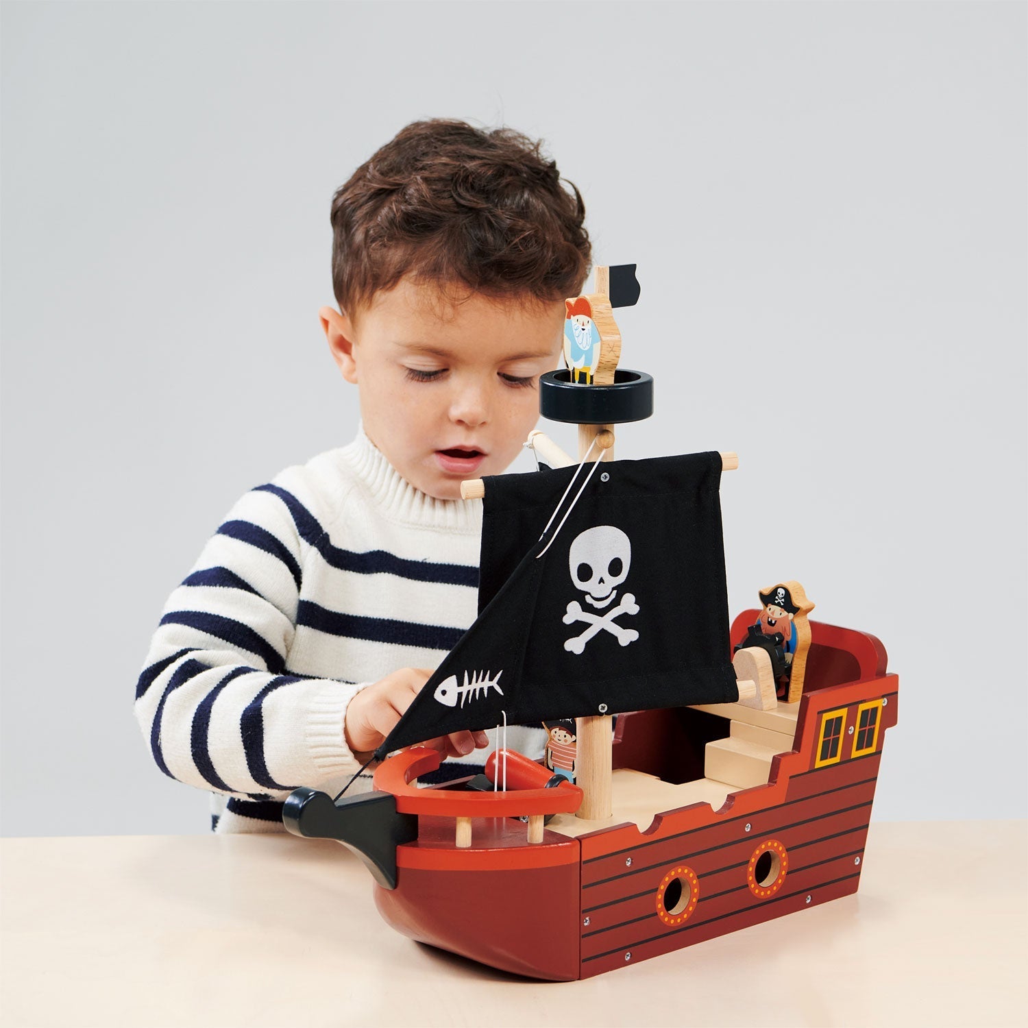 Fishbones Pirate Ship - REGN