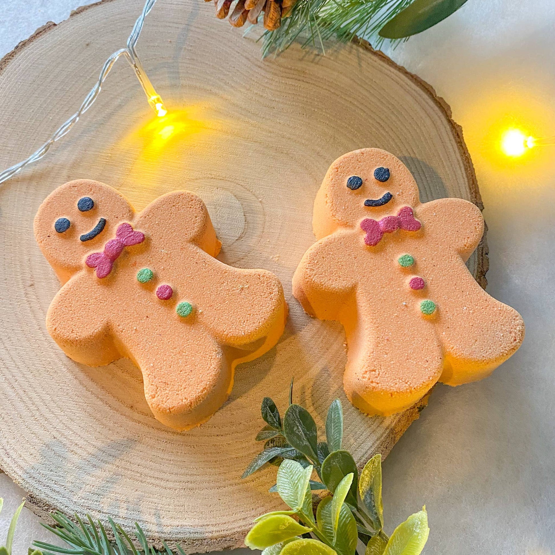 Gingerbread Man Bath Bomb – Festive Seasonal Soak - REGN